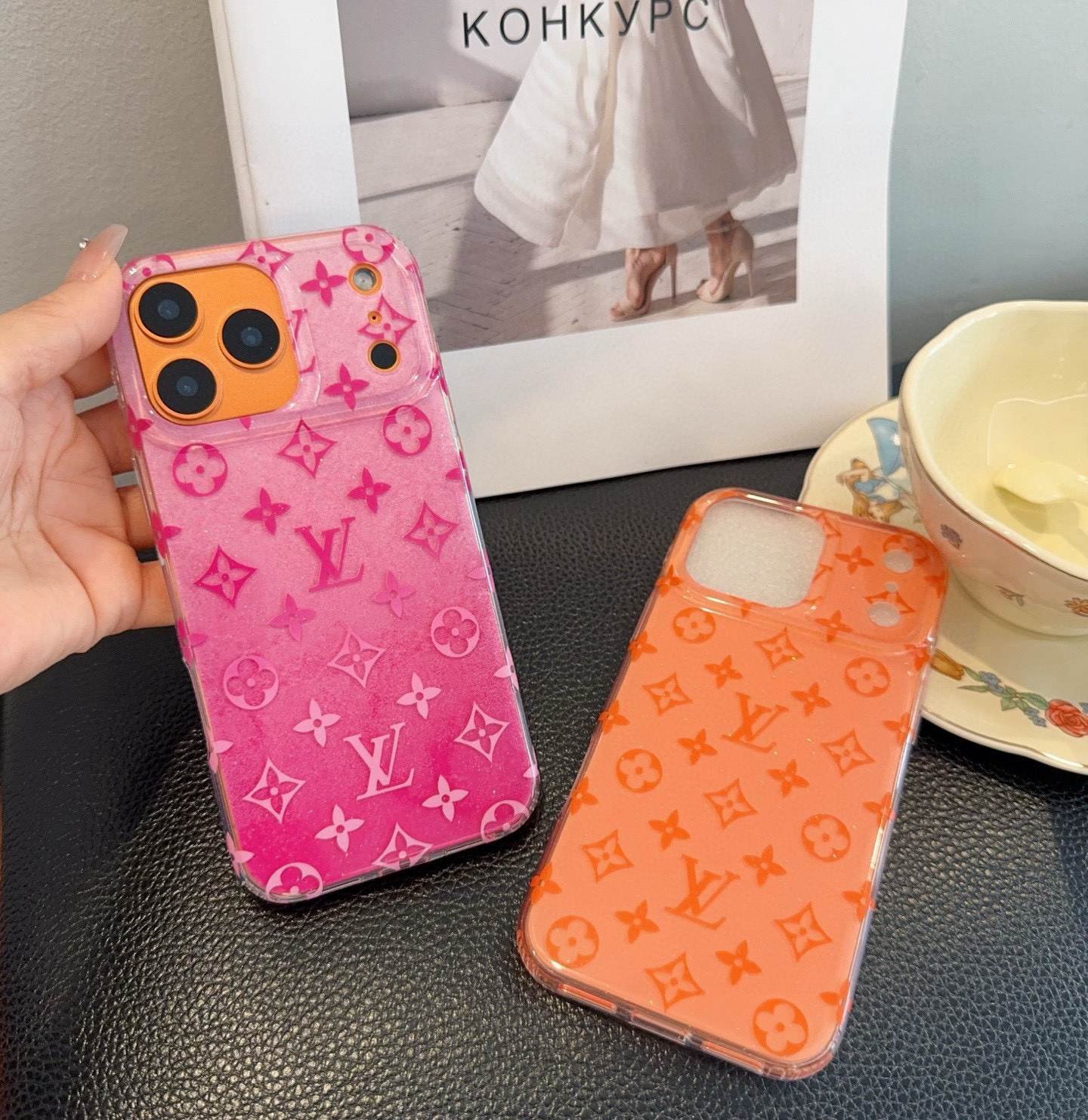 [TOP] Louis Vuitton LV IPhone Case - 2 Colors