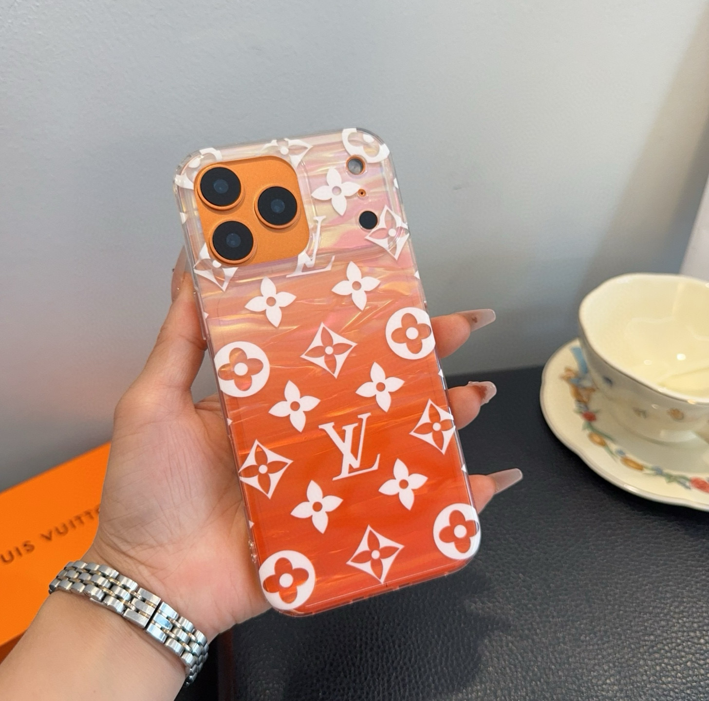 [TOP] Louis Vuitton LV IPhone Case - Orange