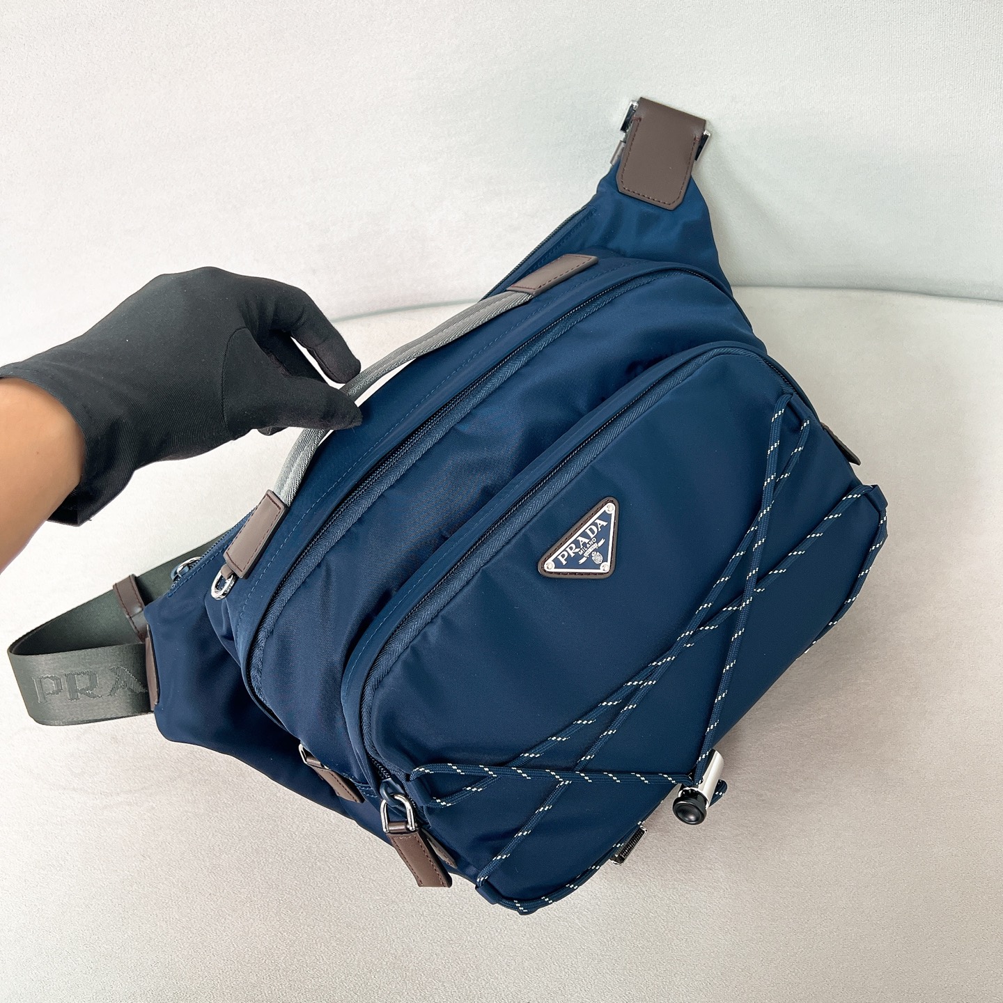 [TOP] PRADA Re-Nylon Messenger Bag 30x22x10cm - 2 Colors