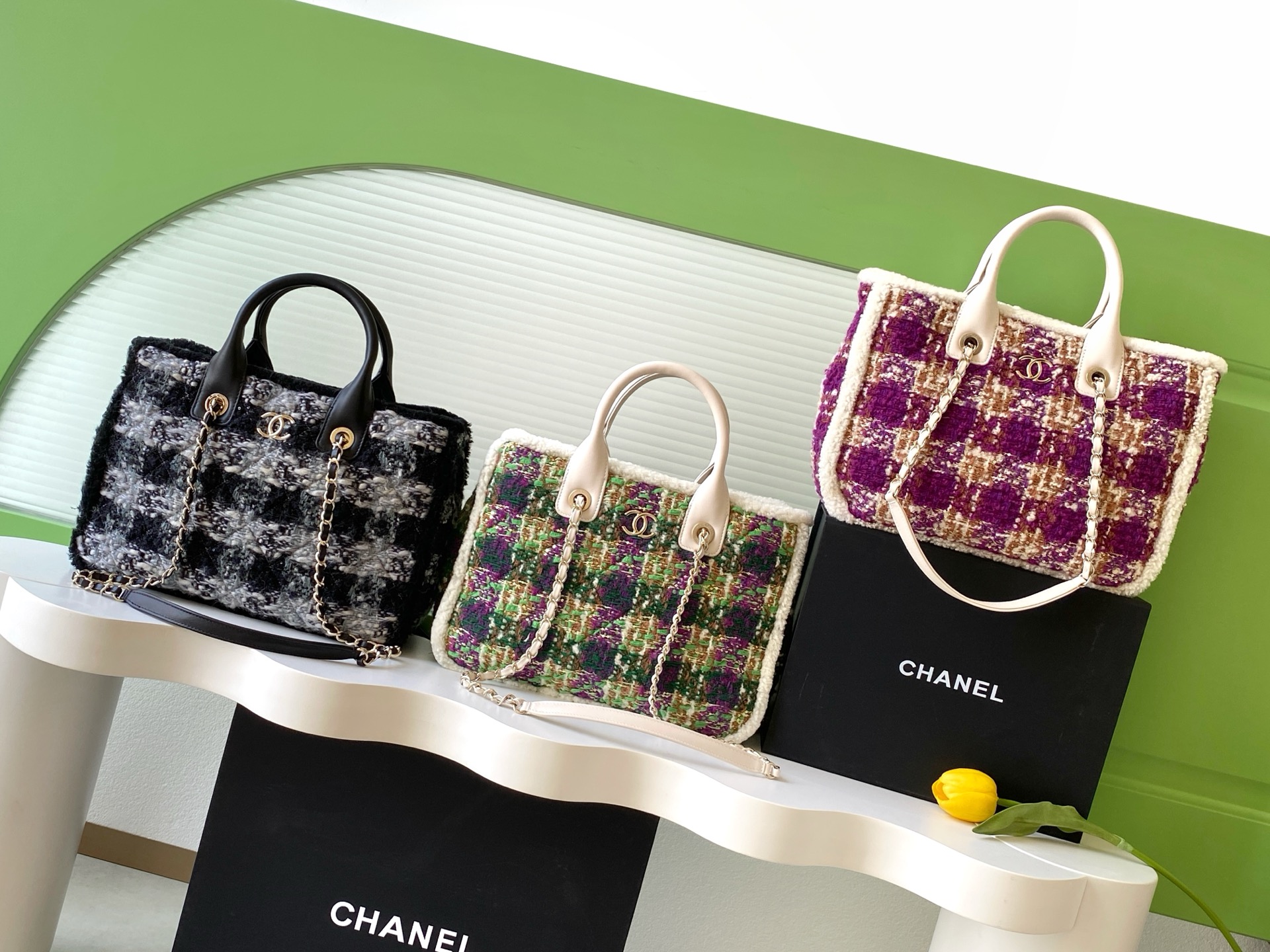 [TOP] CHANEL Coco Neige Tweed Handbag 27.5-39.5-16 cm / 24-33.5-11 cm- 3 Colors
