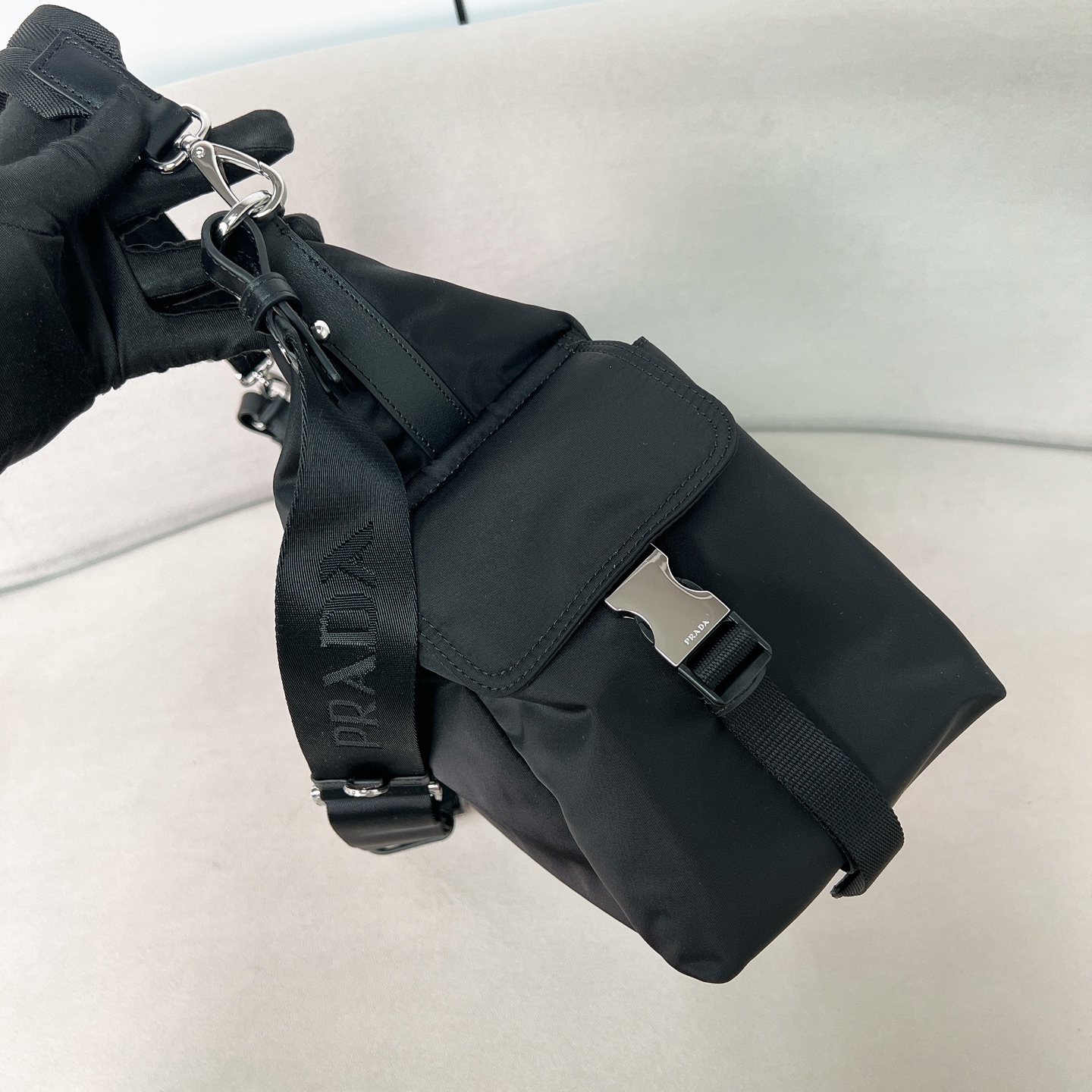 [TOP] PRADA Men's Explore Messenger Bag 43x29.5x15cm - Black