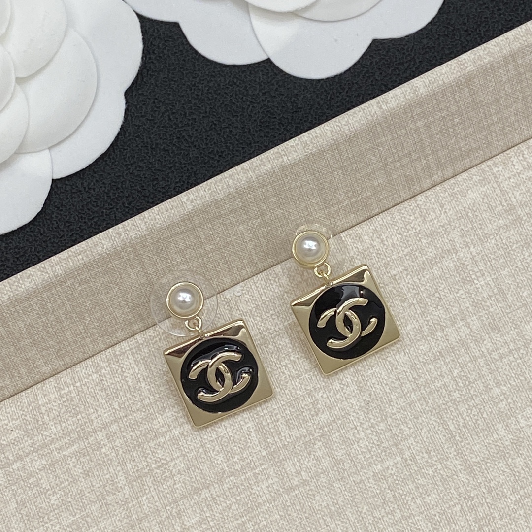 [TOP] CHANEL Earrings - Black