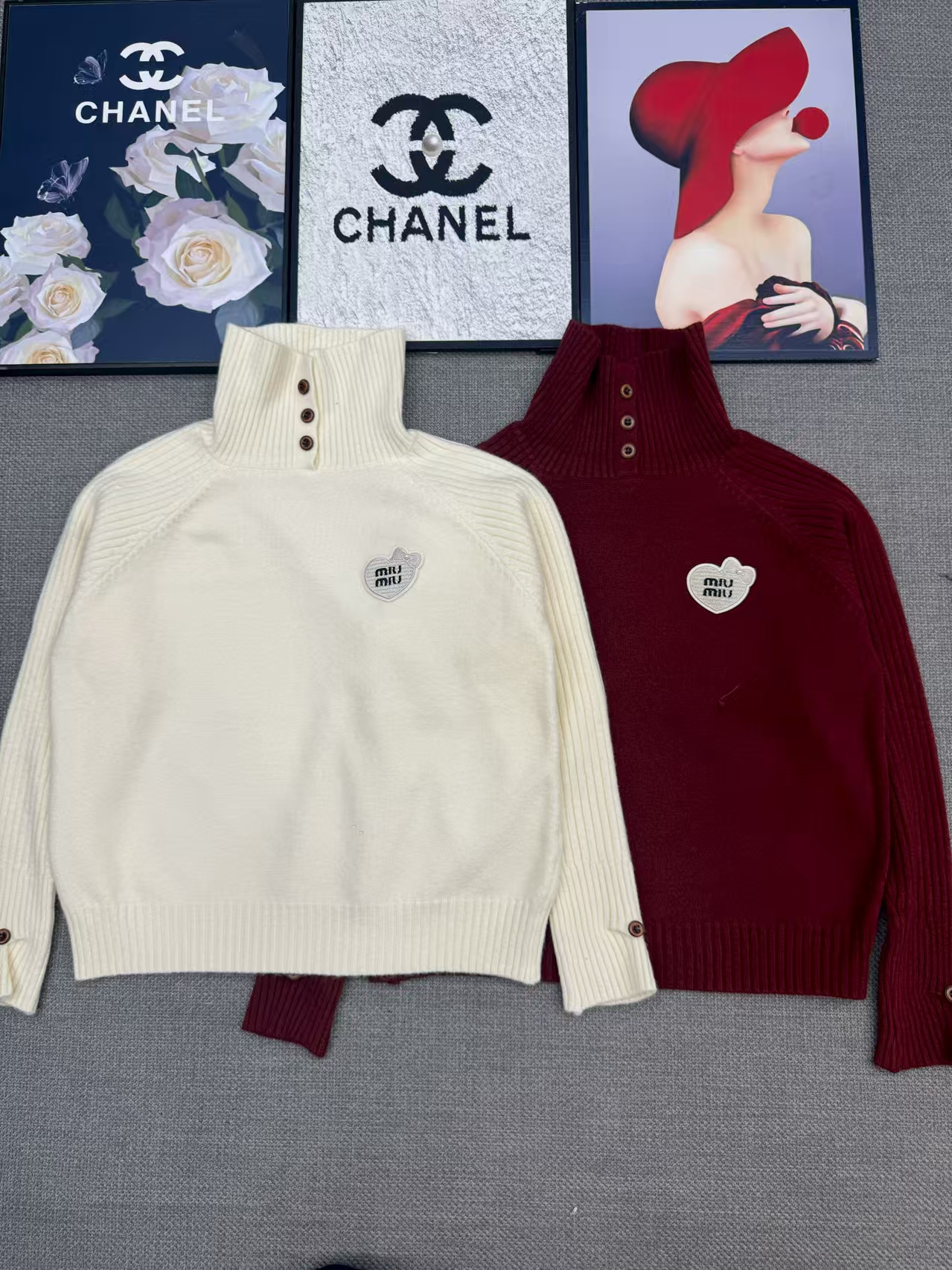 [TOP] Miu Miu Sweater - 2 Colors