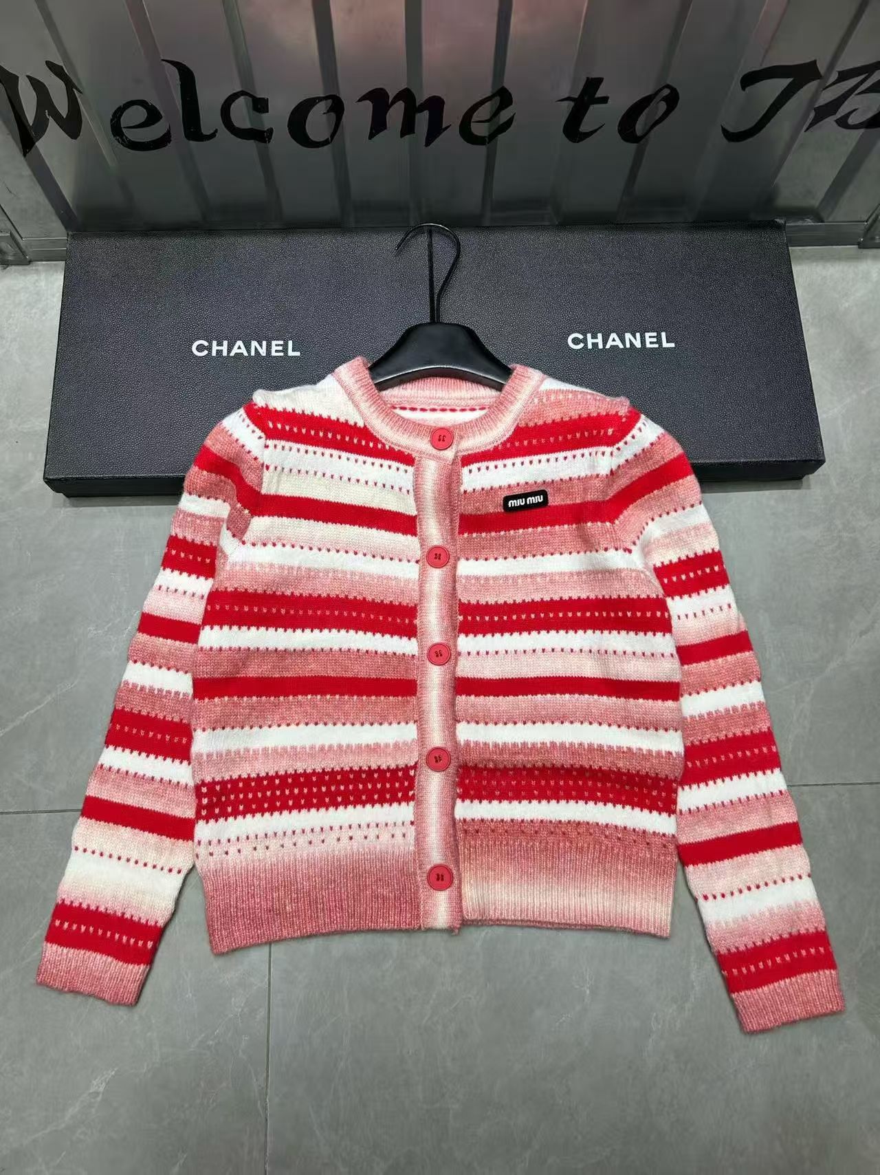 [TOP] Miu Miu Sweater - Red