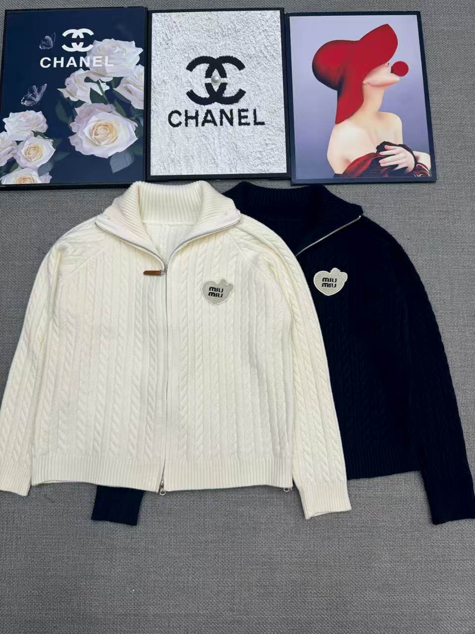 [TOP] Miu Miu Sweater - 2 Colors