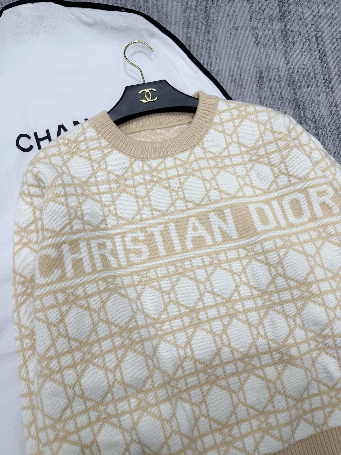 [TOP] Christian Dior Sweater  - Beige