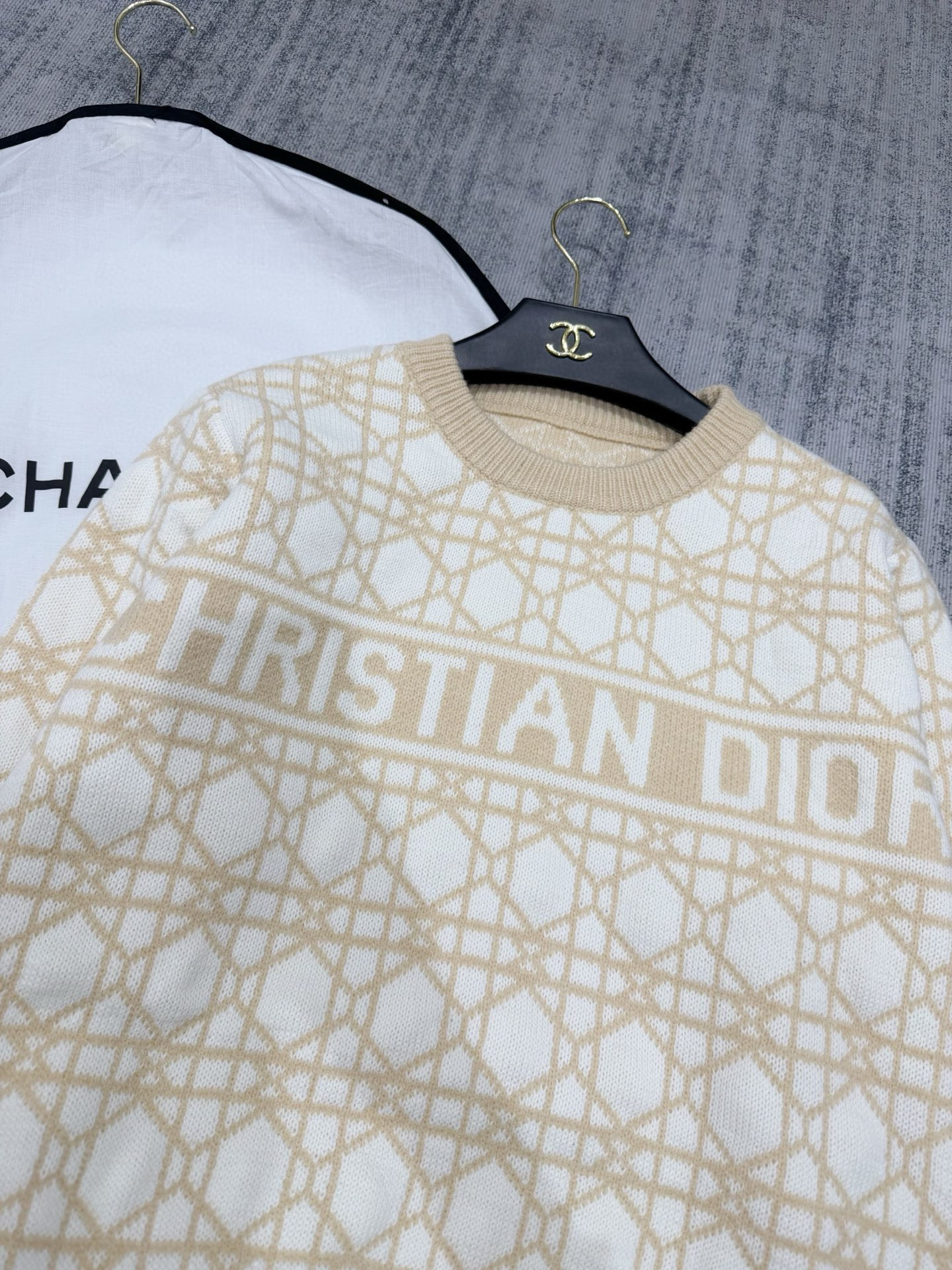 [TOP] Christian Dior Sweater  - Beige