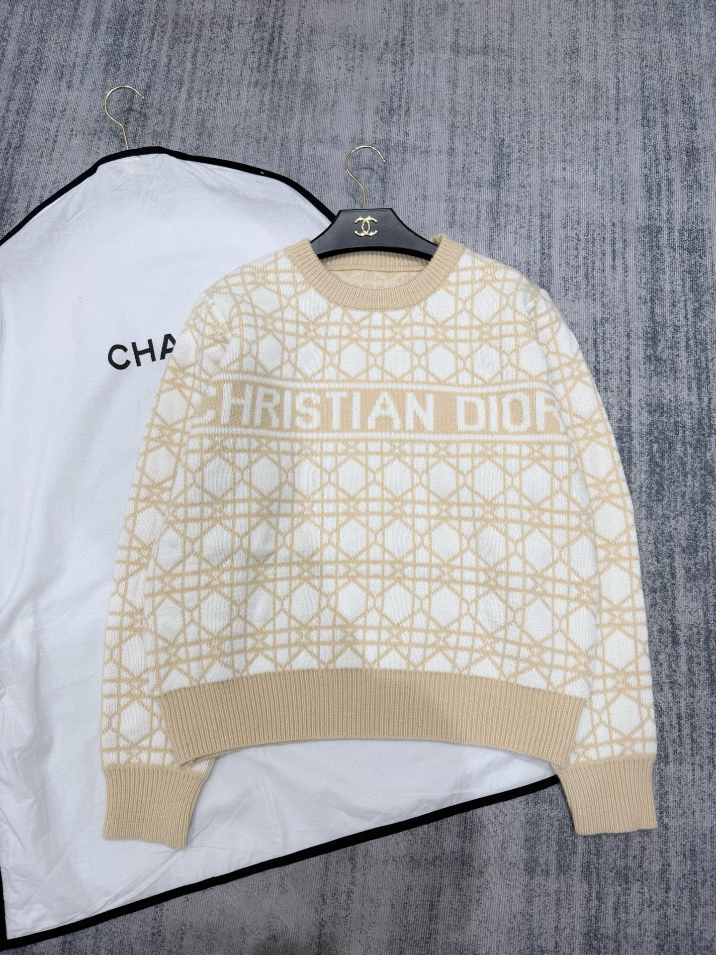 [TOP] Christian Dior Sweater  - Beige