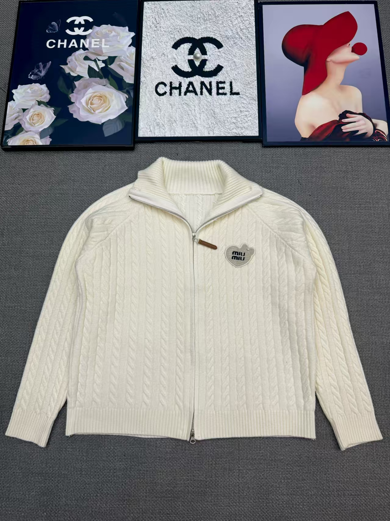 [TOP] Miu Miu Sweater - 2 Colors