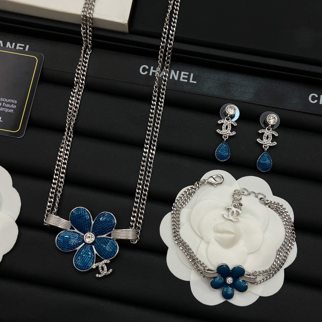 [TOP] CHANEL Necklace Bracelet Earrings Set - Silver