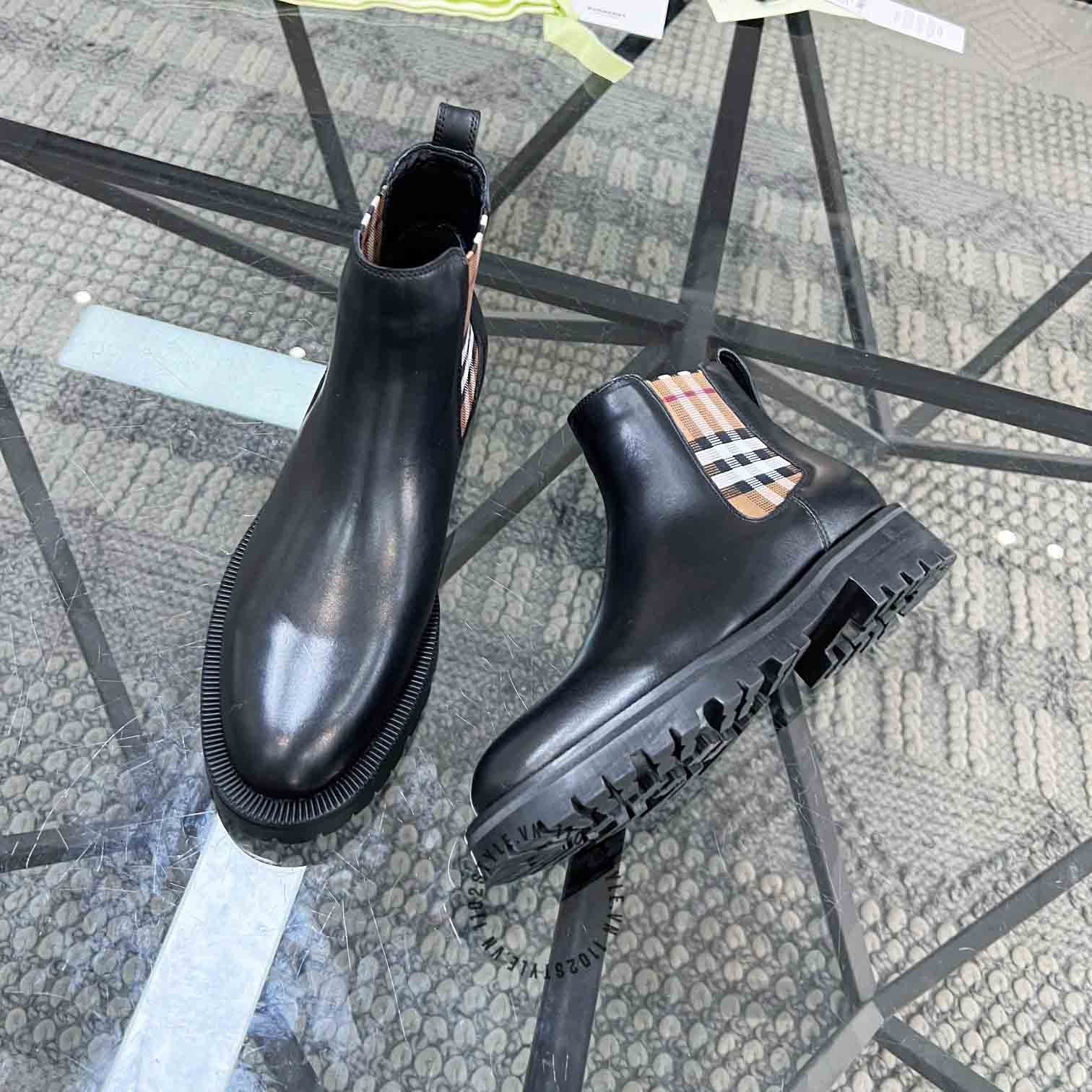 [TOP] BURBERRY  Leather Ankle Boots  - Black