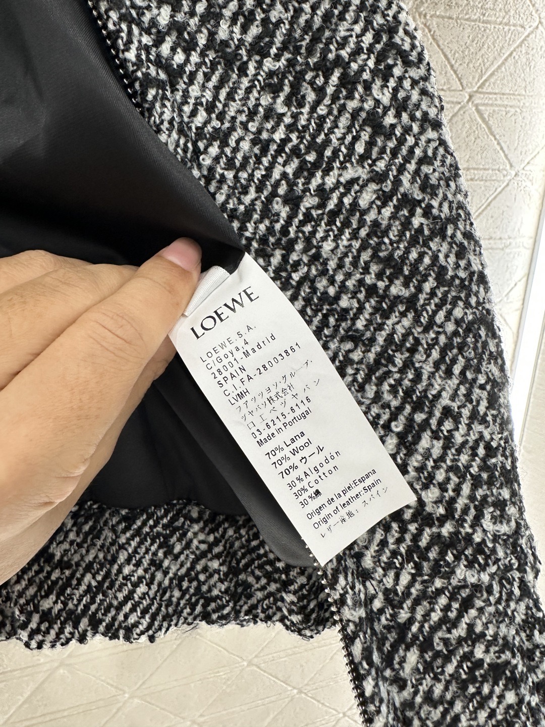 [TOP] LOEWE Fur-collared Wool Coat - Black