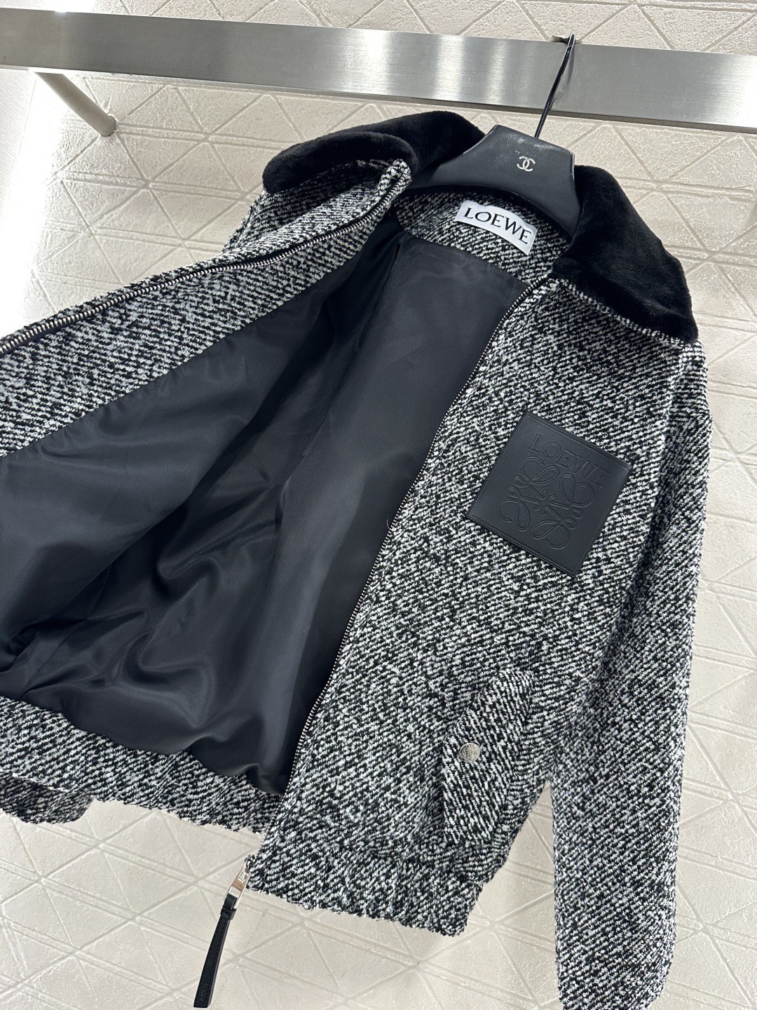 [TOP] LOEWE Fur-collared Wool Coat - Black