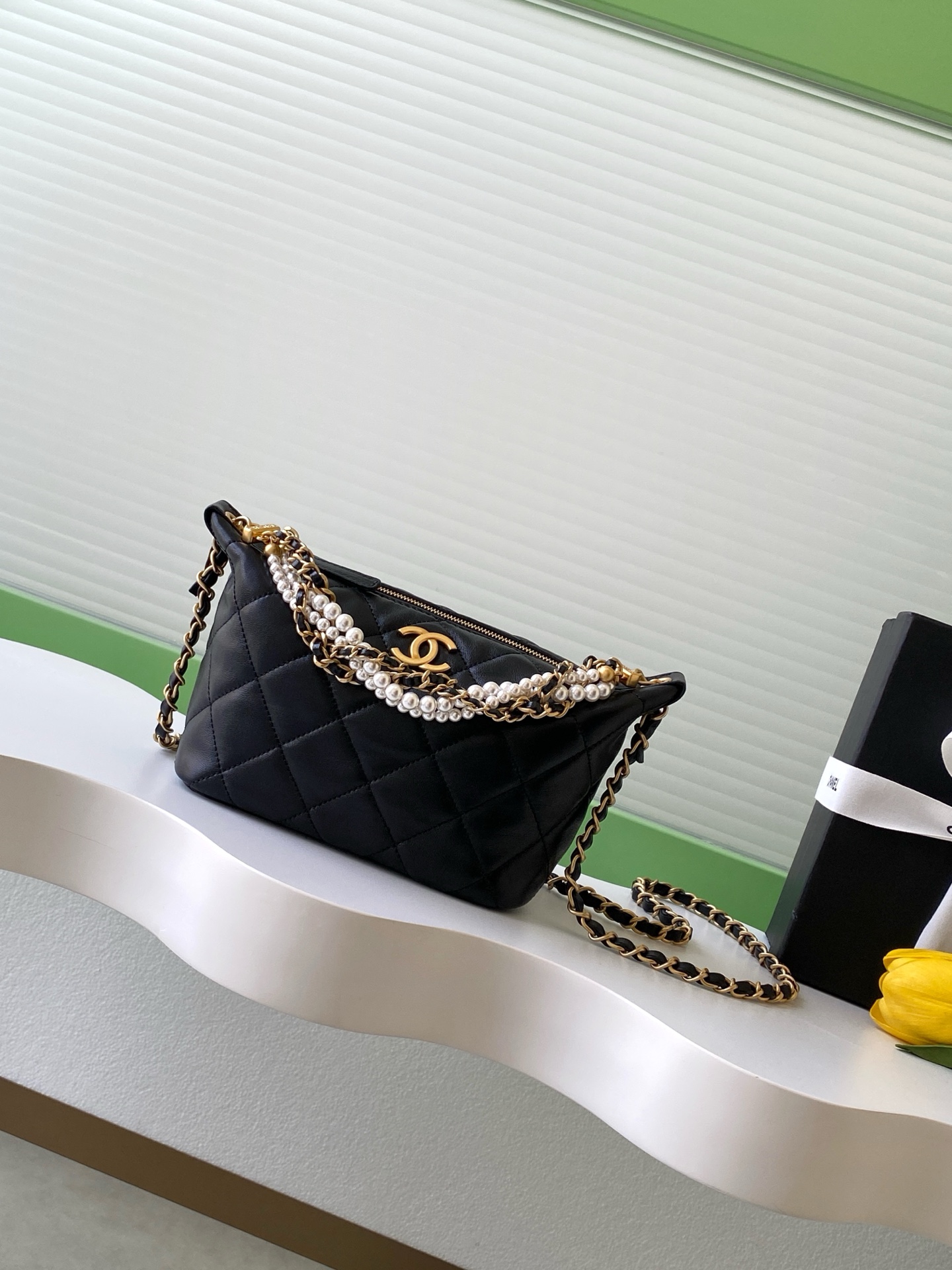 [TOP] CHANEL Pearl Chain Lunchbox Bag 13-23.5-7.5cm - 3 Colors