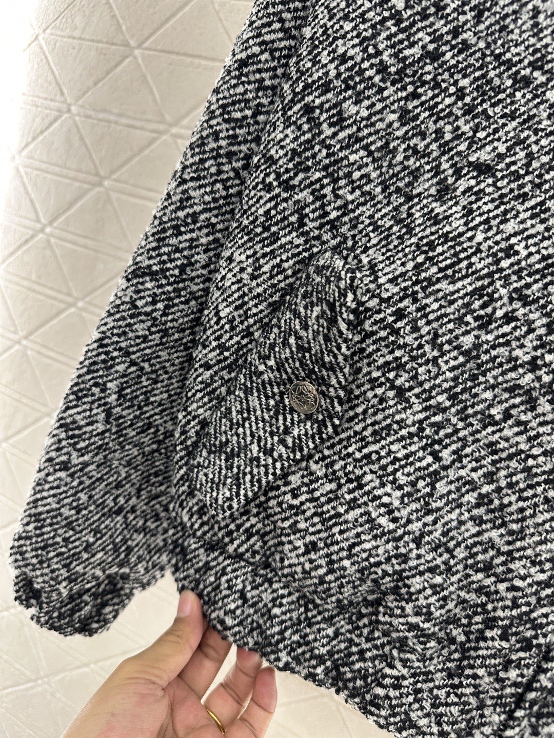 [TOP] LOEWE Fur-collared Wool Coat - Black