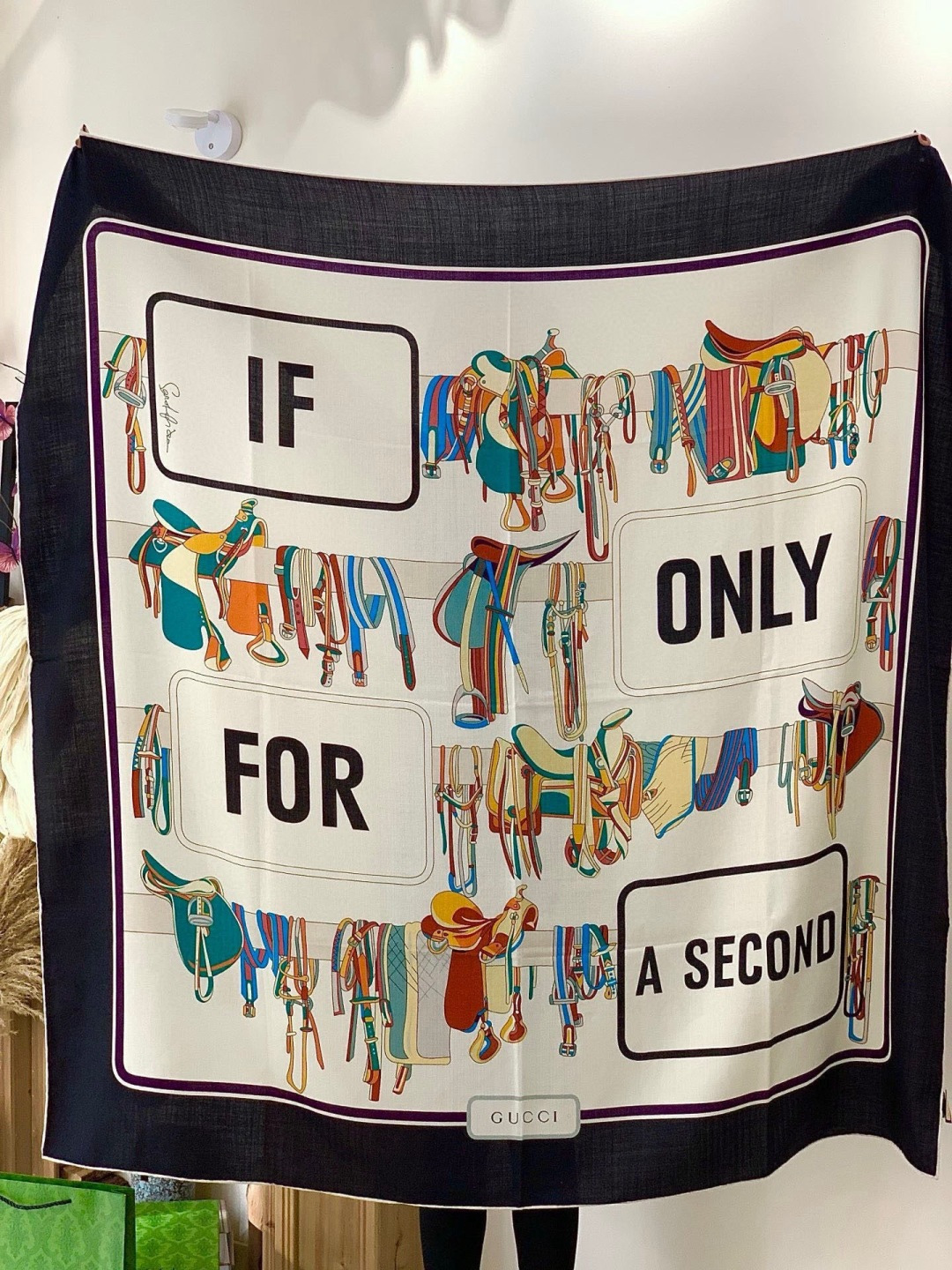 [TOP] GUCCI 30% Silk and 70% Cashmere Scarf 136 x 136 cm - 3 Colors