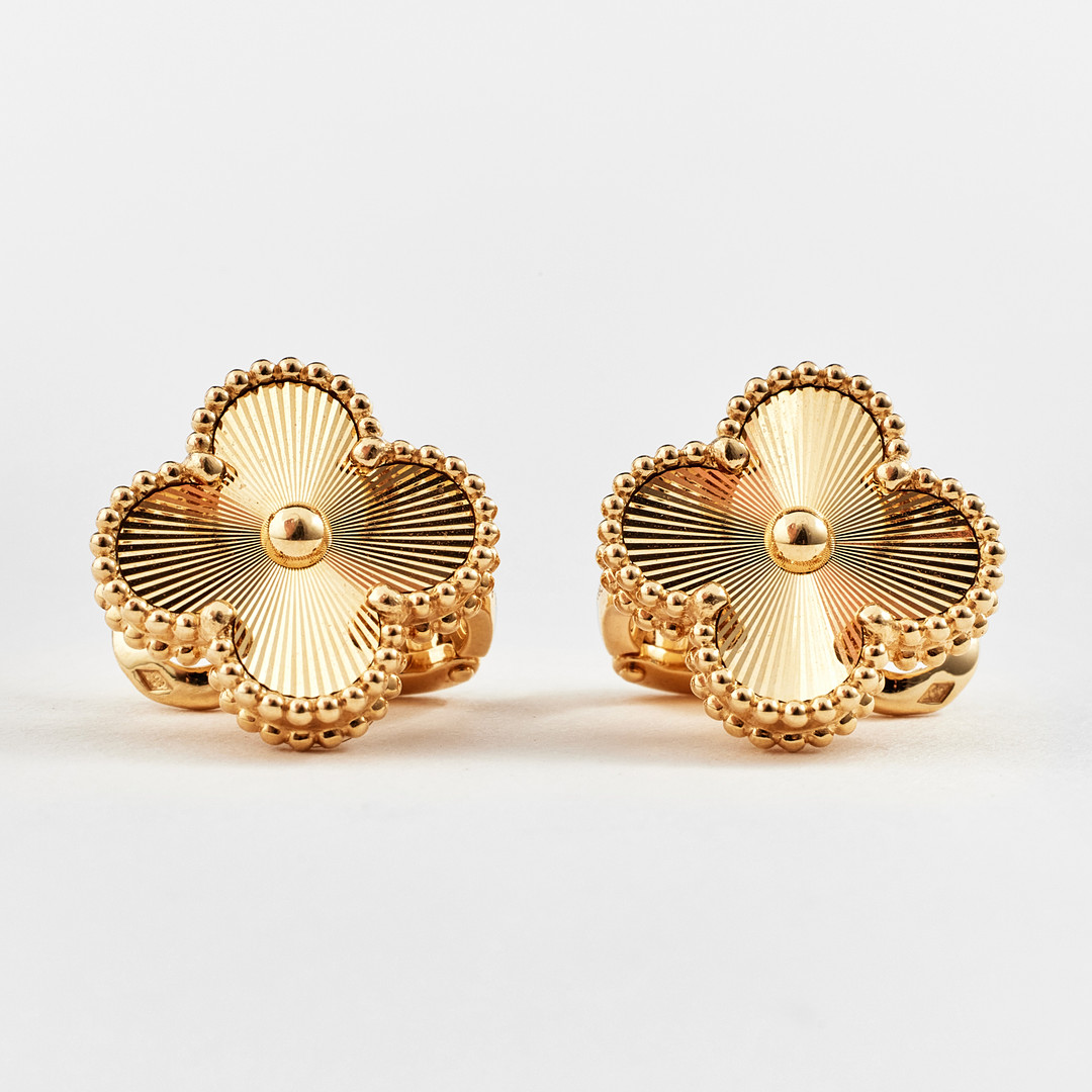[TOP] Van Cleef & Arpels VCA Vintage Alhambra Earrings - Gold