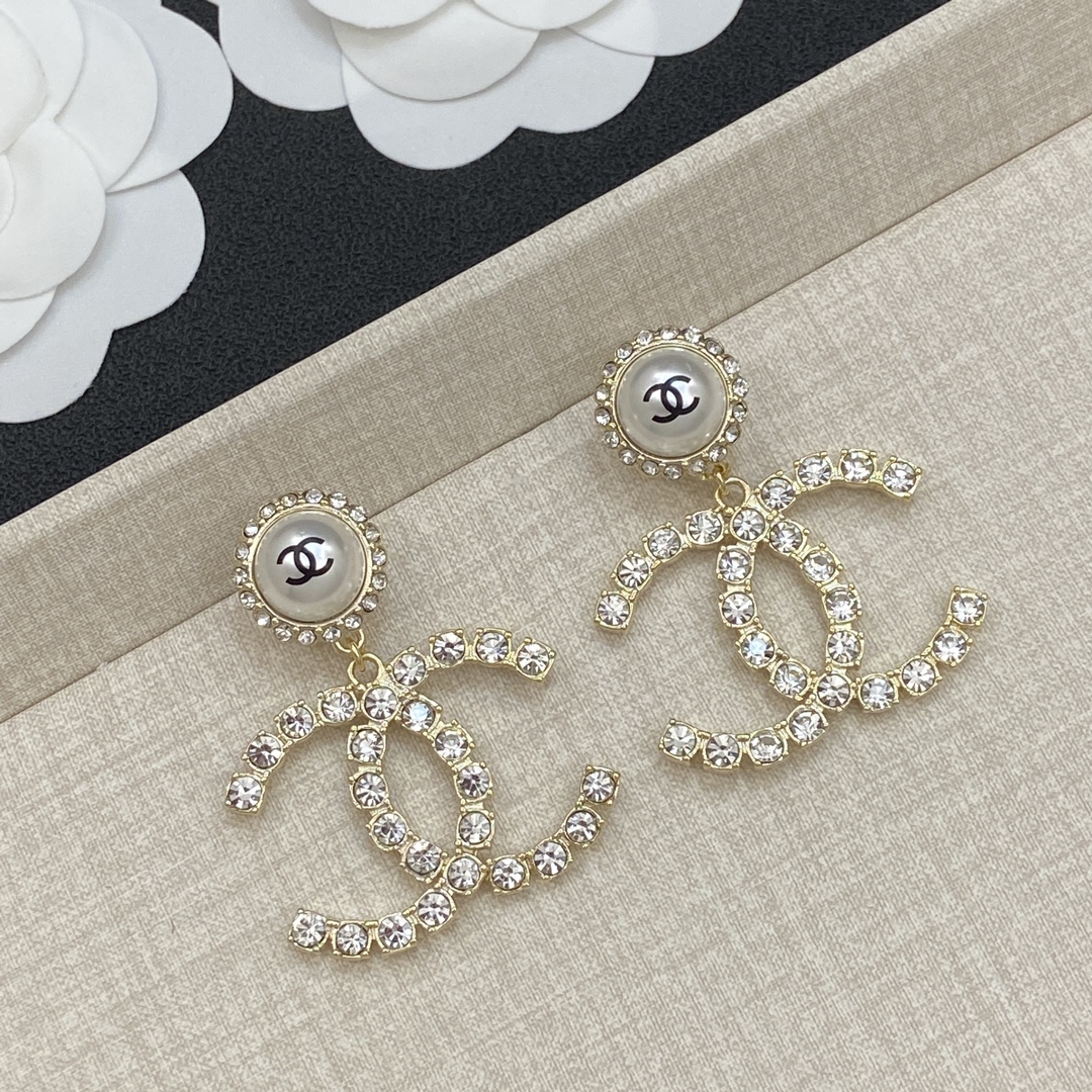 [TOP] CHANEL Earrings - Gold