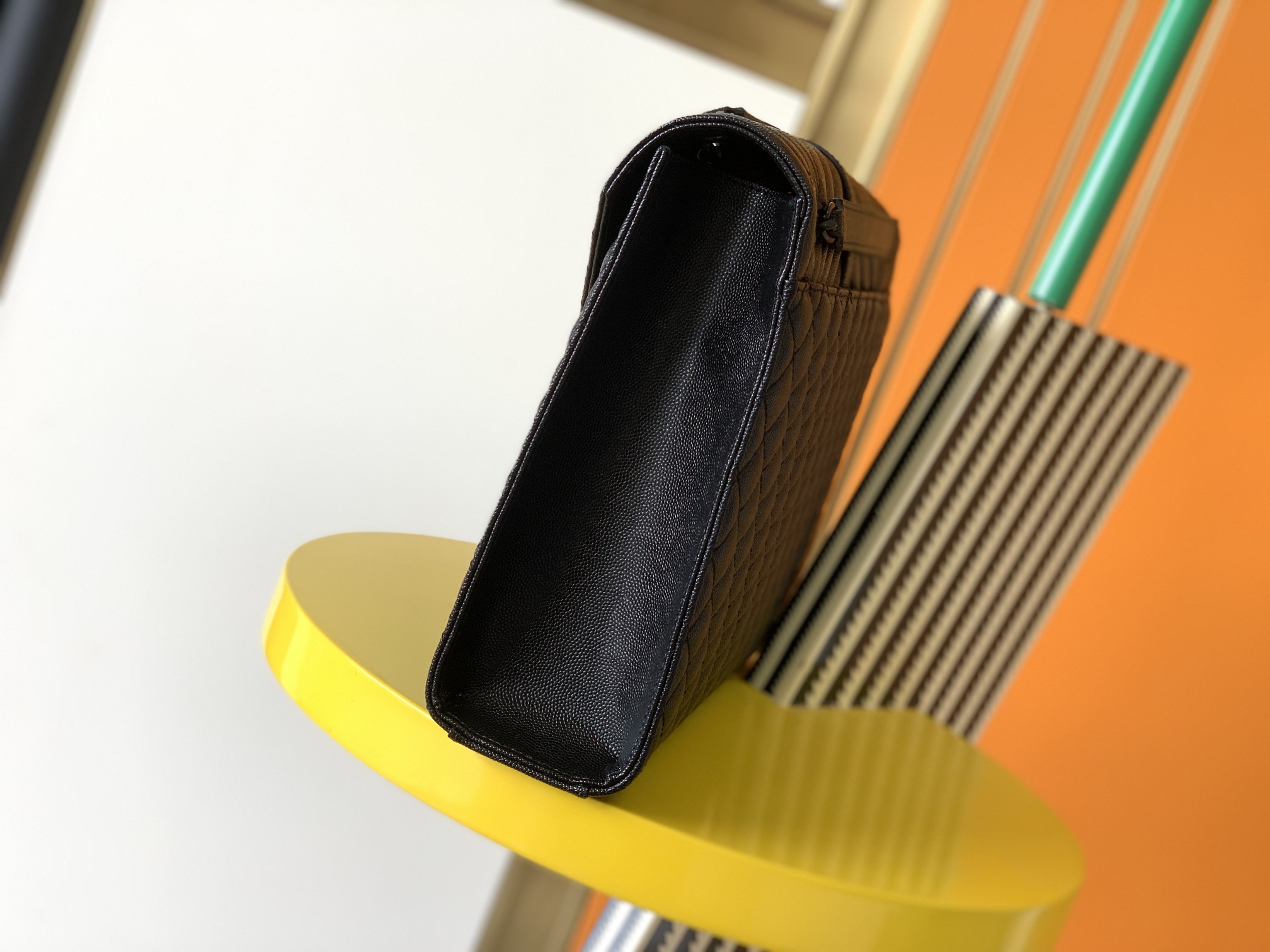 [TOP] Yves Saint Laurent YSL Envelope Bag 31cm - Black