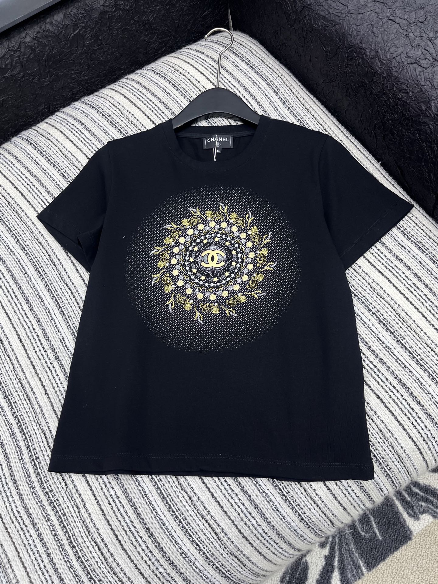 [TOP] CHANEL Women's T-shirt - 2 Colors