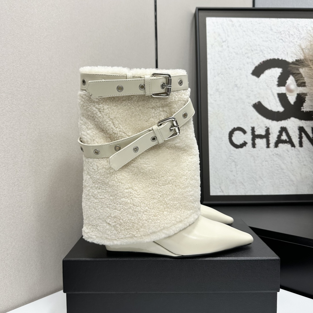 [TOP] CHANEL Boots with Fuzzy Boot Shaft - 2 Color