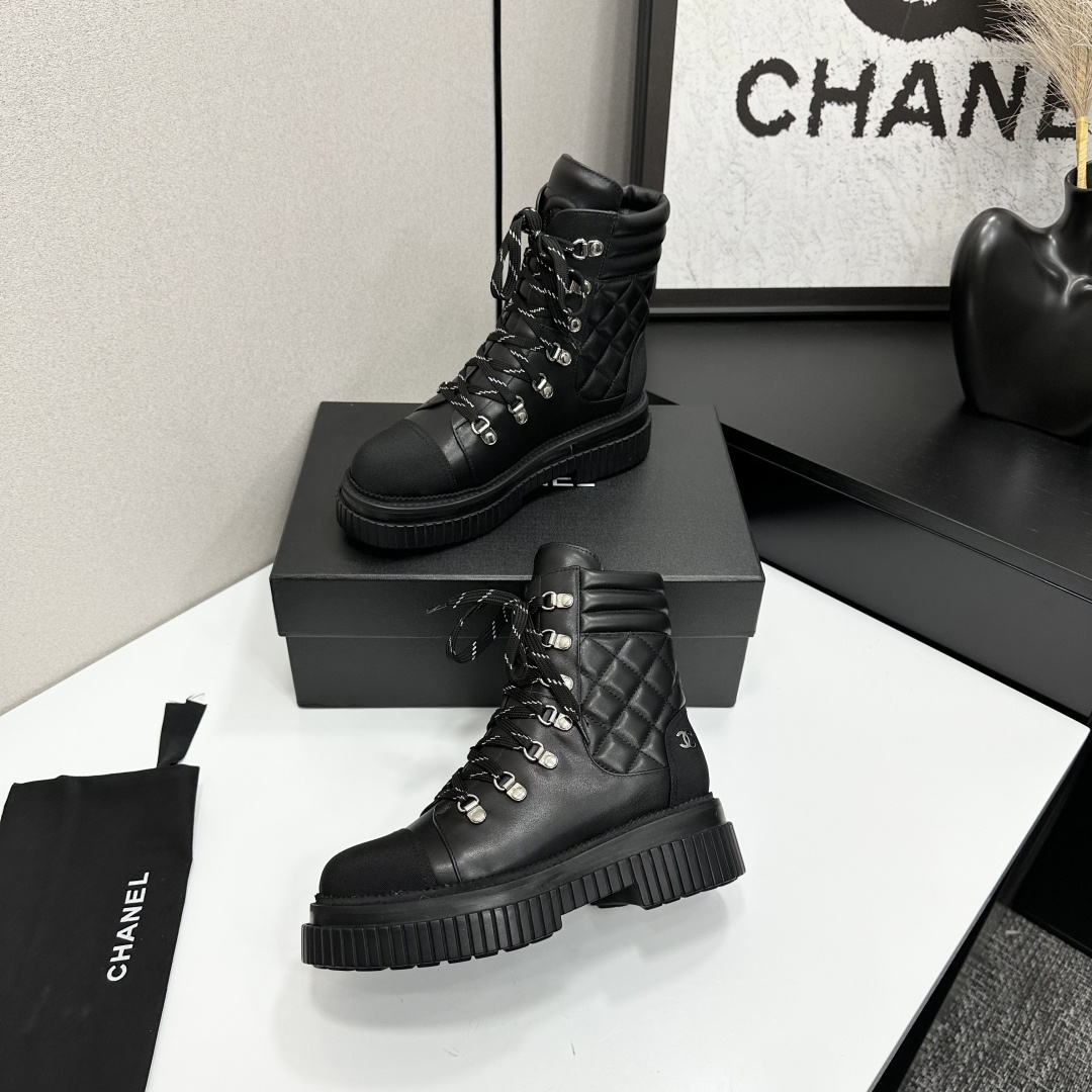 [TOP] CHANEL Short Boots - Black