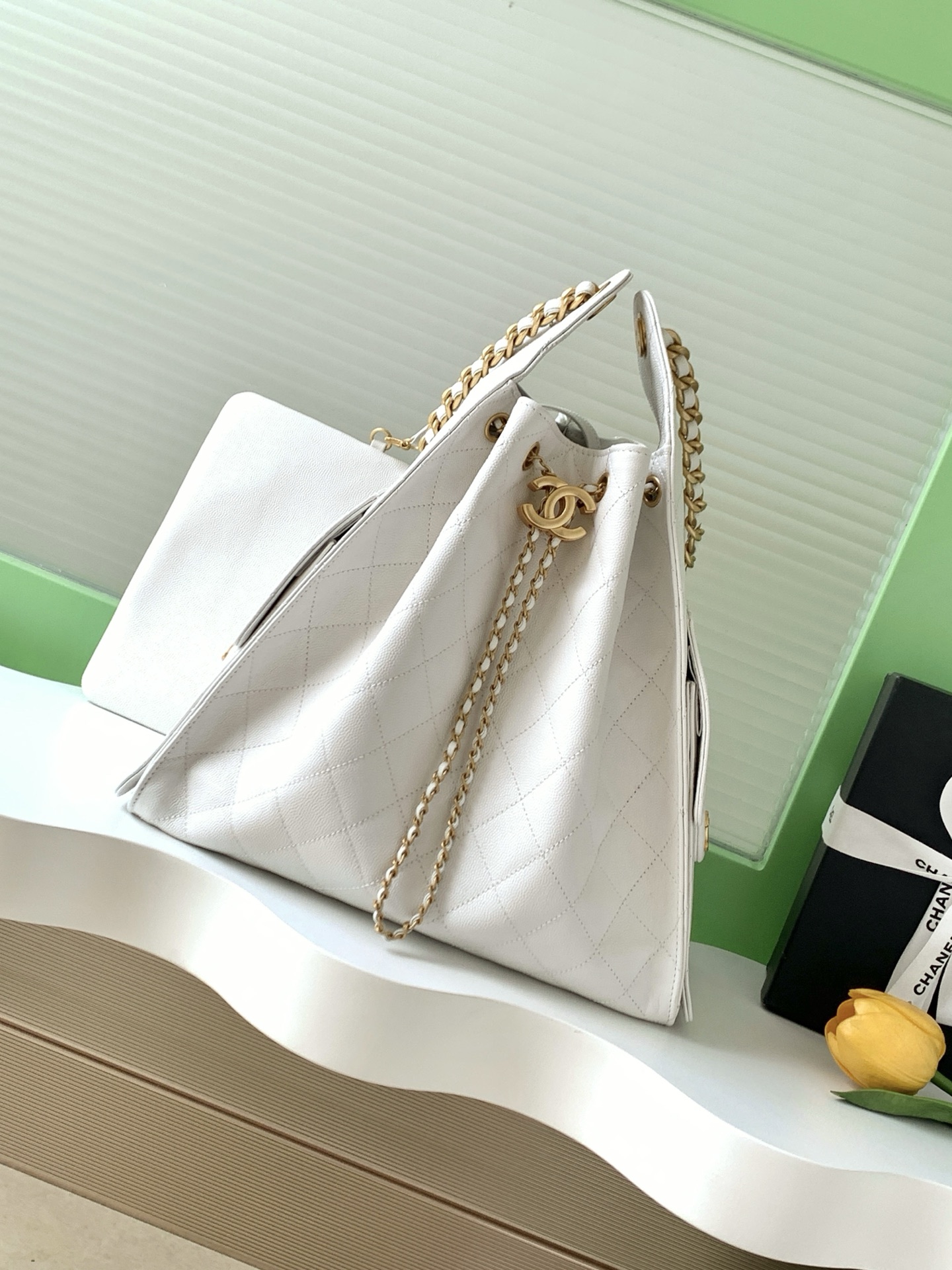 [TOP] CHANEL Caviar Hobo Shopping Bag 30x15x40cm - White