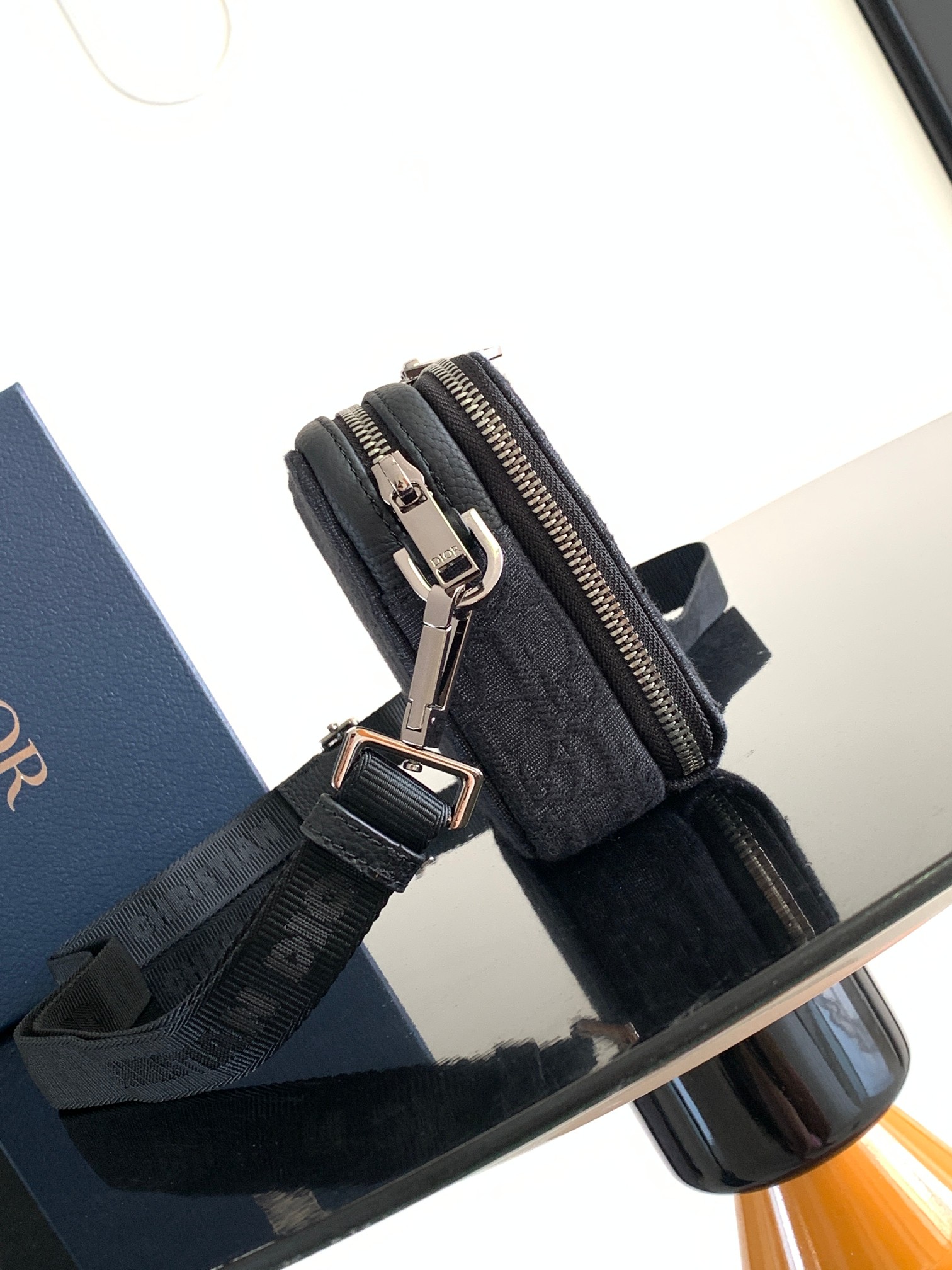 [TOP] Christian Dior ESSENTIALS Bag 17cm*12.5cm - Black