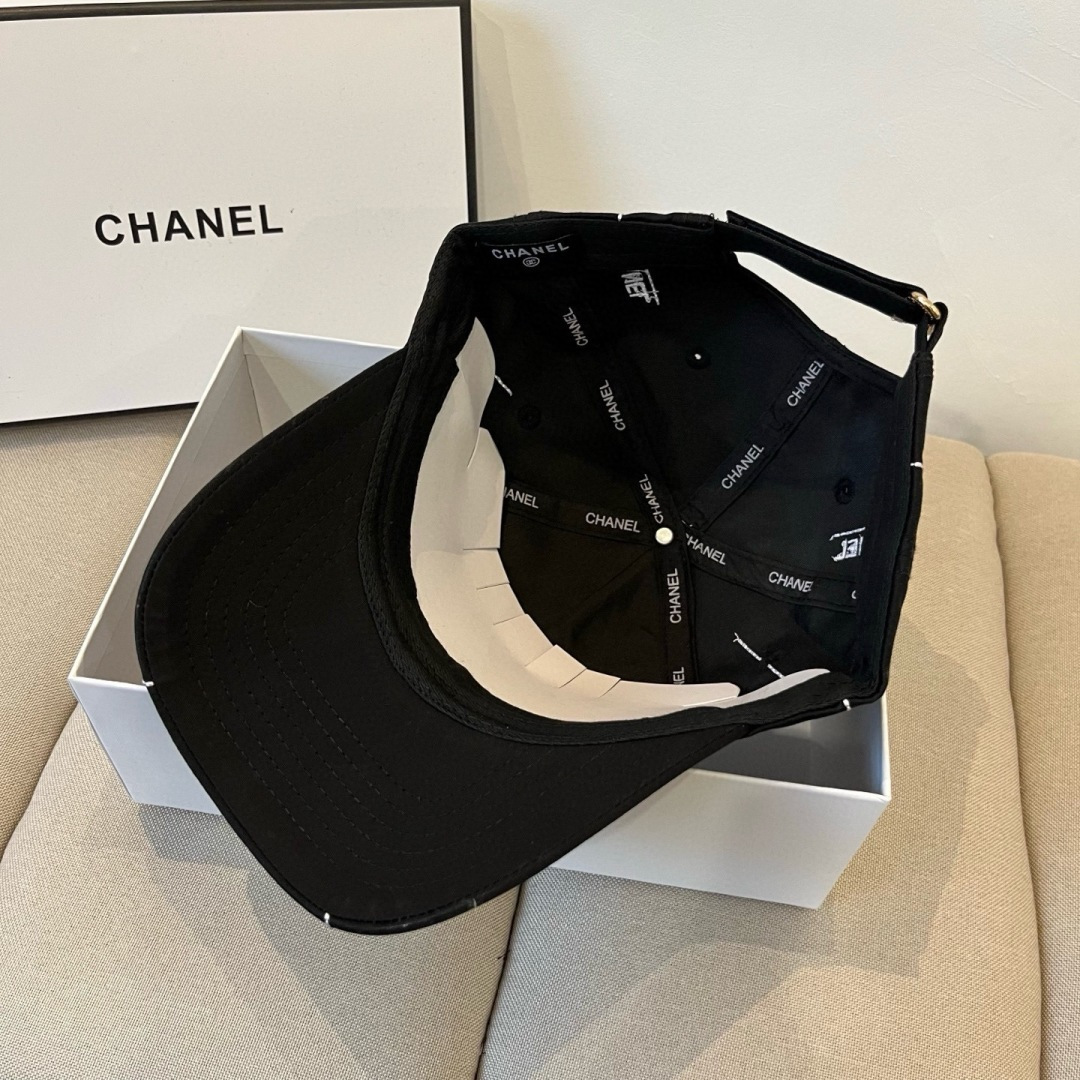 [TOP] CHANEL Classic Baseball Hat - Black