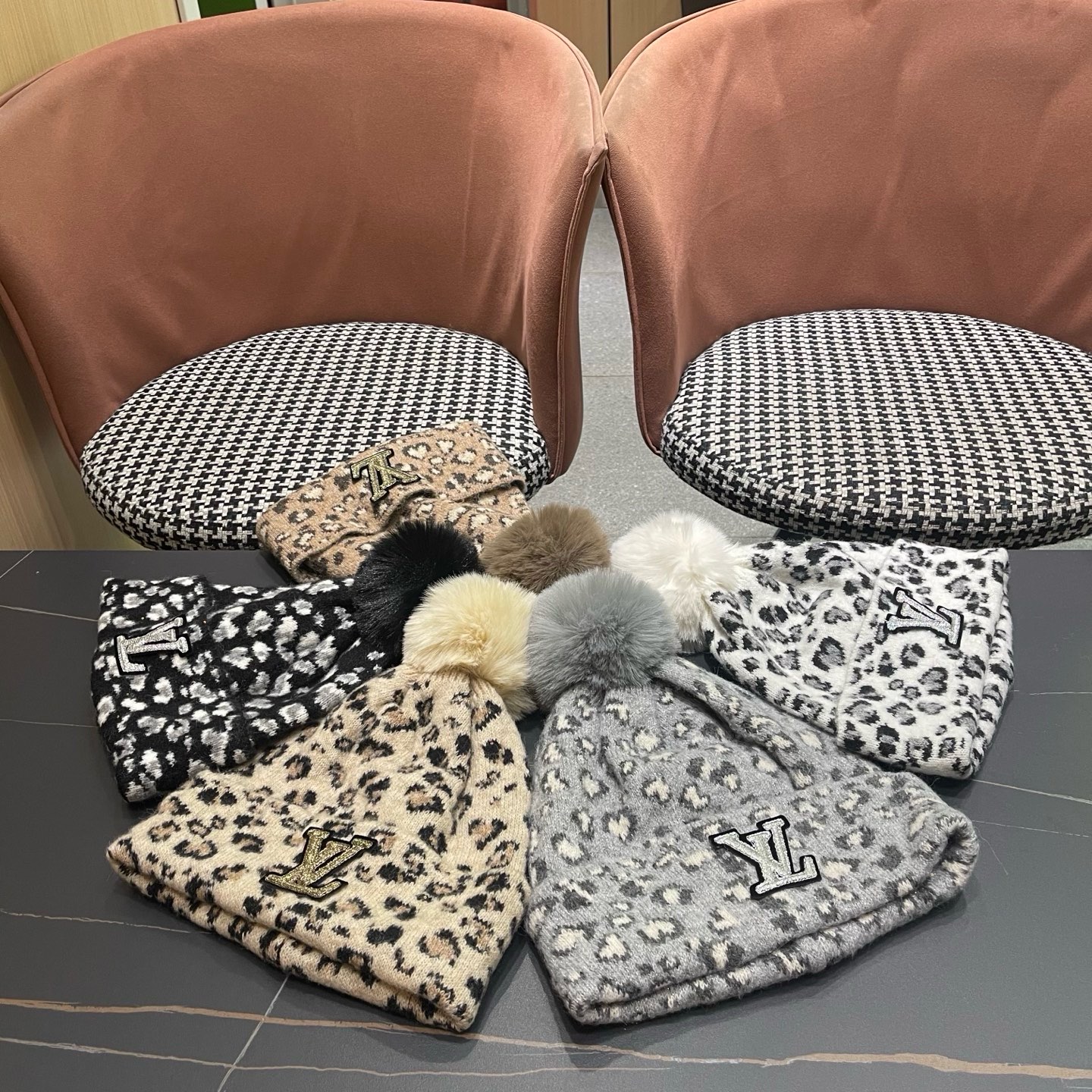 [TOP] Louis Vuitton LV Knitted Hat - 5 Colors