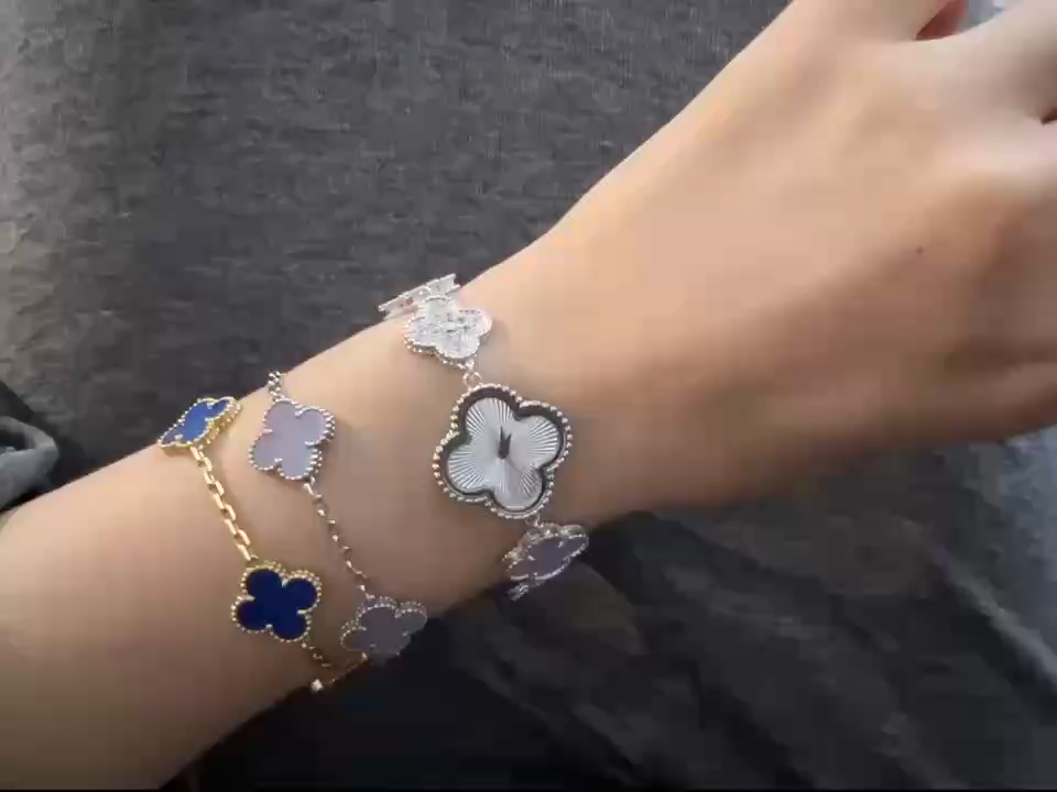 [TOP] Van Cleef & Arpels Sweet Alhambra Bracelet Watch - Silver & Purple