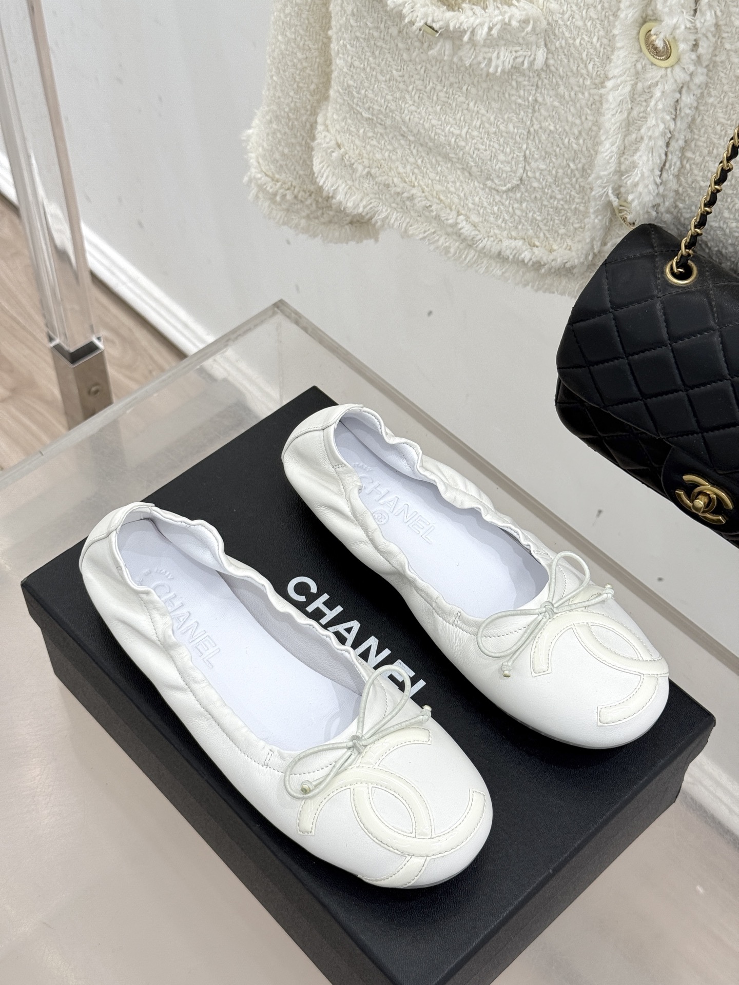 [TOP] CHANEL Flat Shoes with Bow - White