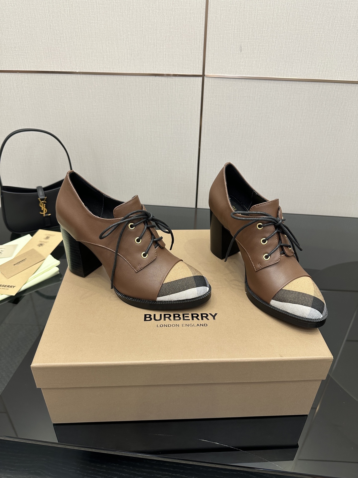 [TOP] BURBERRY Cowhide Pumps - 3 Colors
