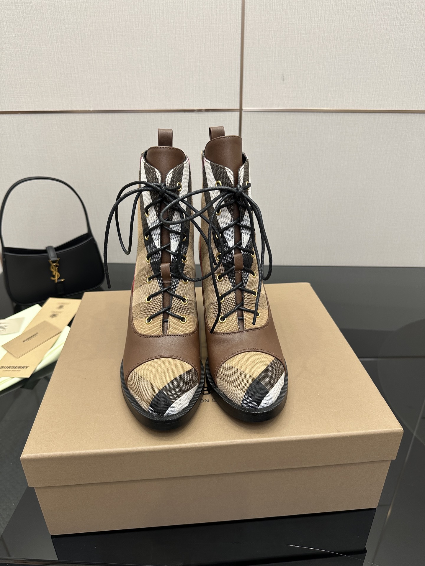 [TOP] BURBERRY High Heels Boots - 3 Color