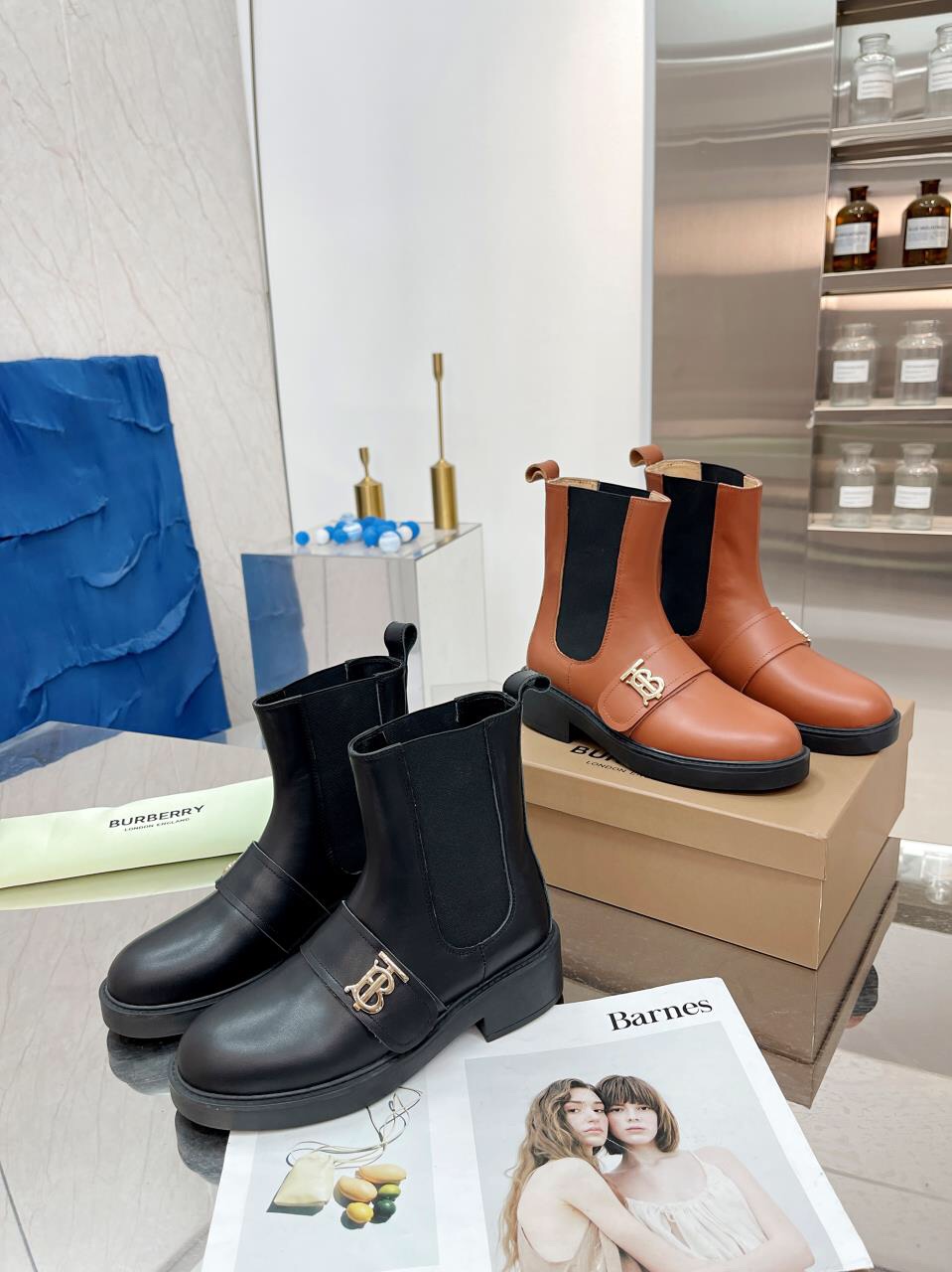 [TOP] BURBERRY Short Boots - 2 Color