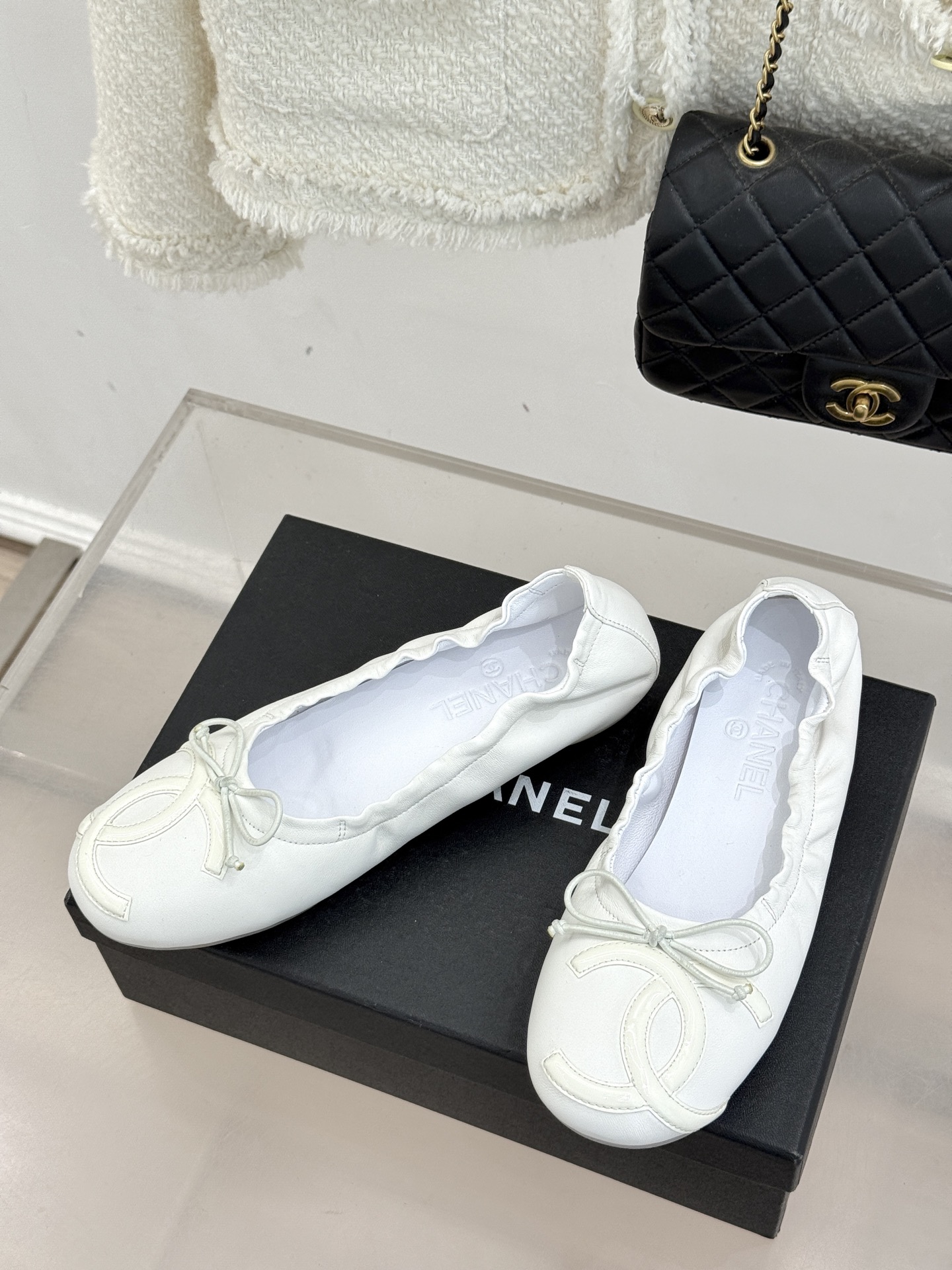 [TOP] CHANEL Flat Shoes with Bow - White