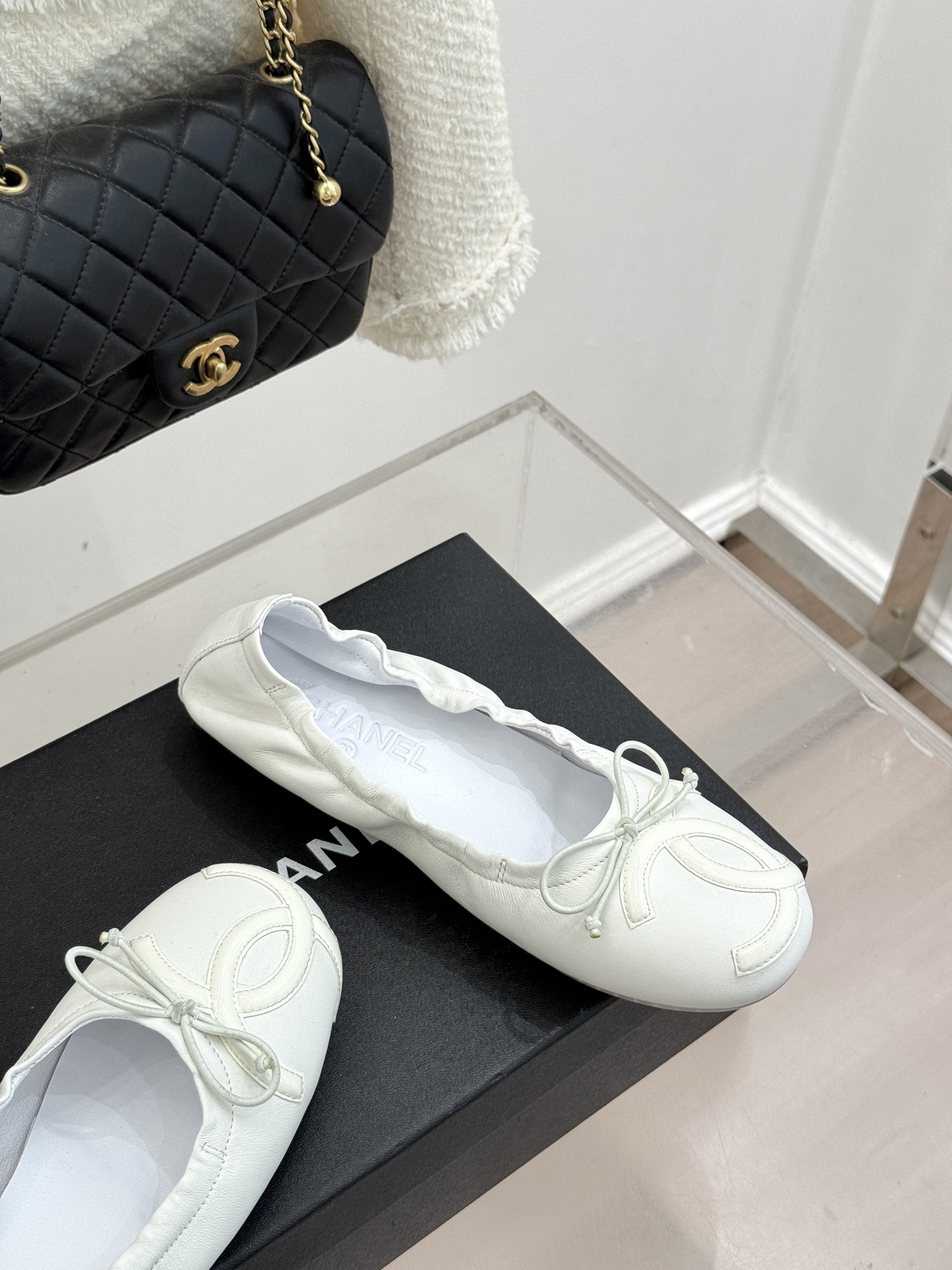 [TOP] CHANEL Flat Shoes with Bow - White