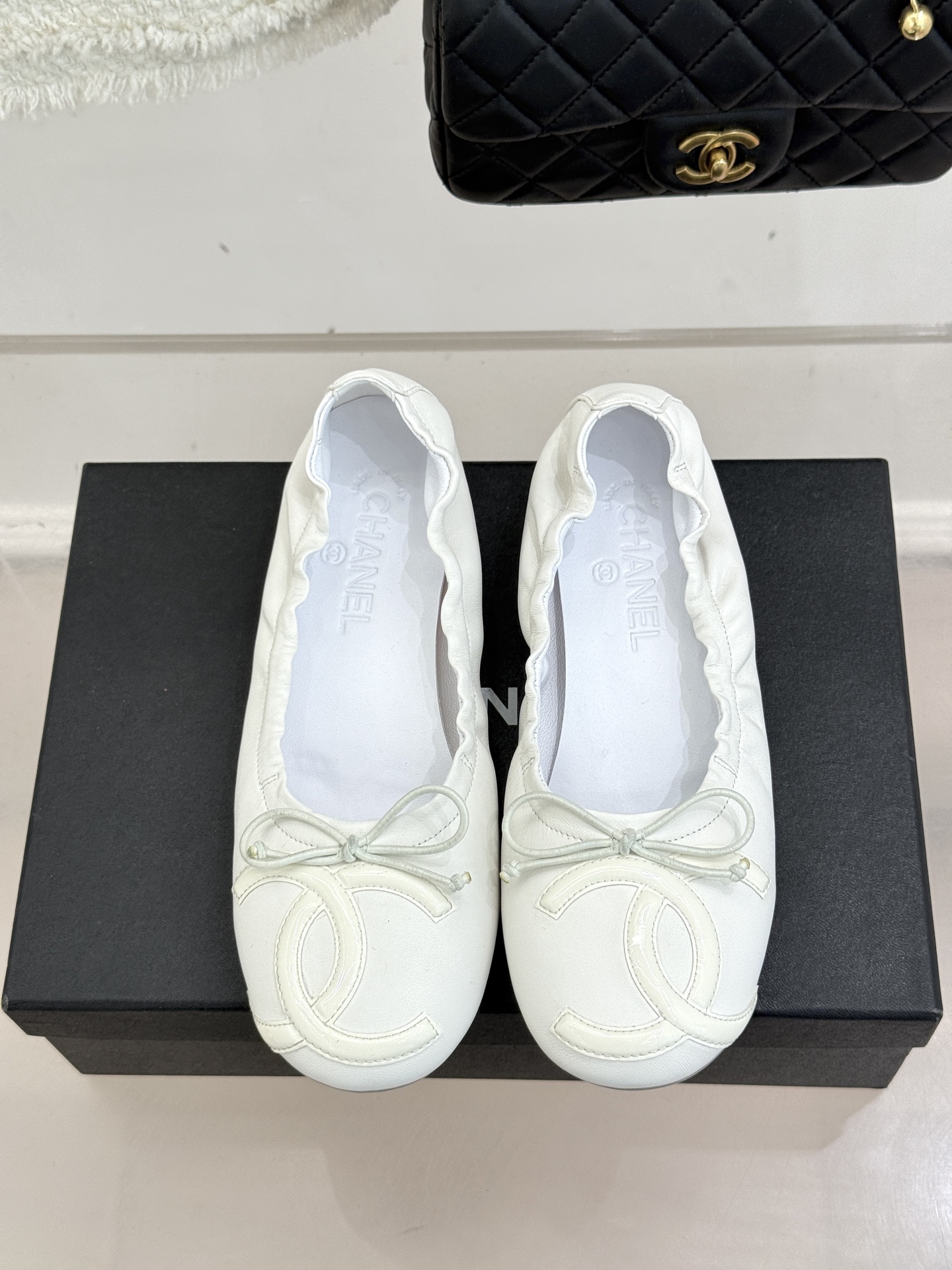 [TOP] CHANEL Flat Shoes with Bow - White
