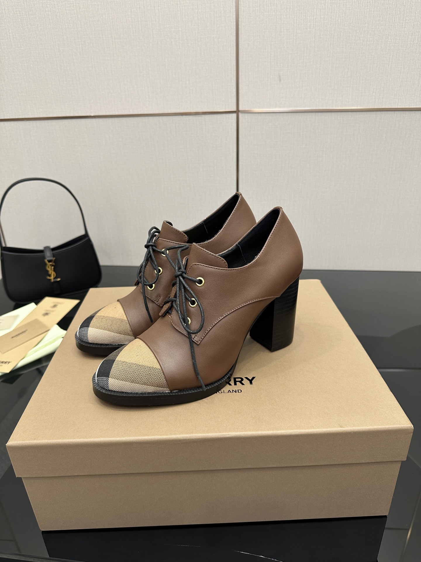 [TOP] BURBERRY Cowhide Pumps - 3 Colors