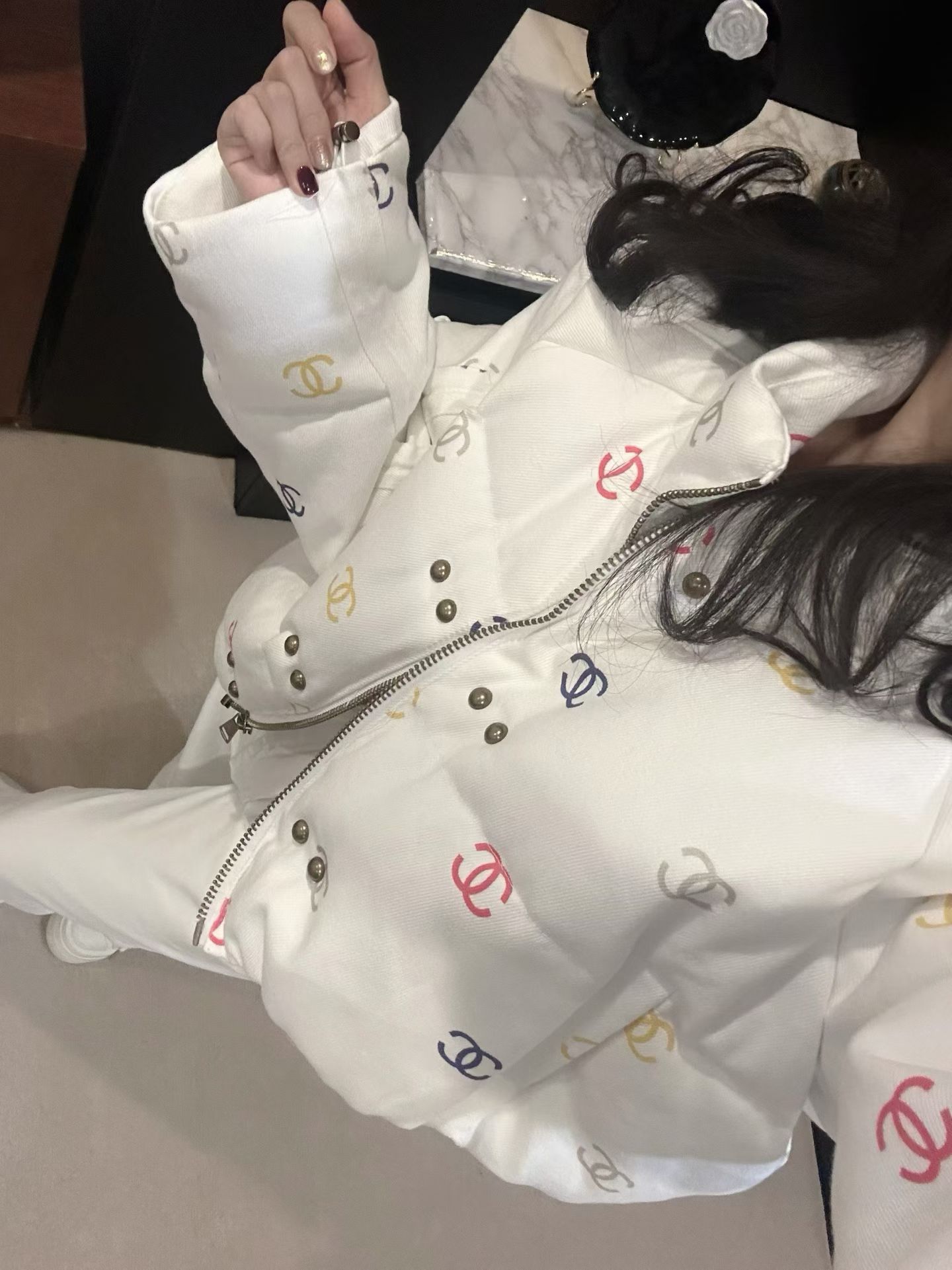 [TOP] CHANEL Down Jacket - White