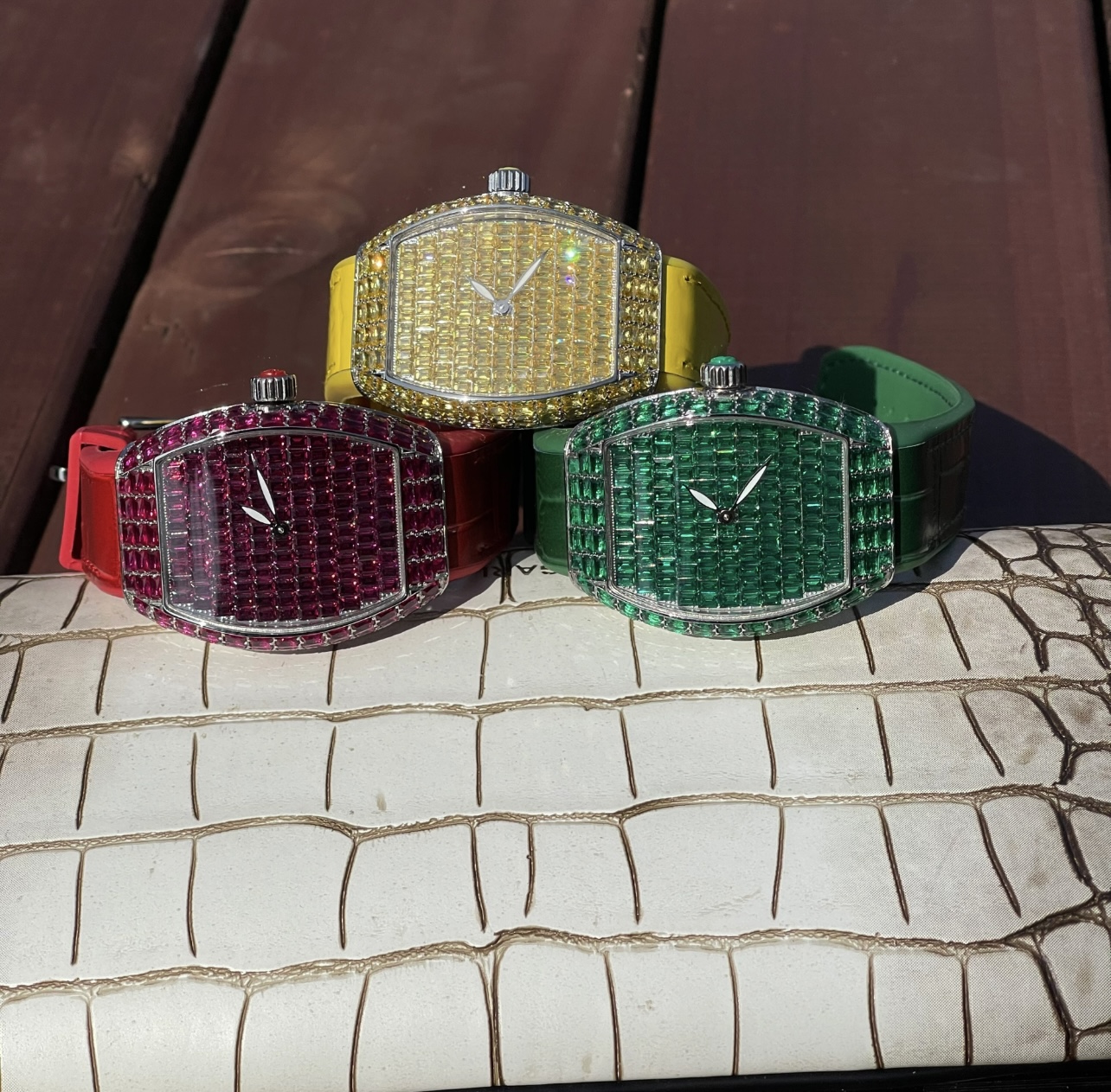 [TOP] Franck Muller Women's Watch 42.3mm x 9.9mm - 3 Colors