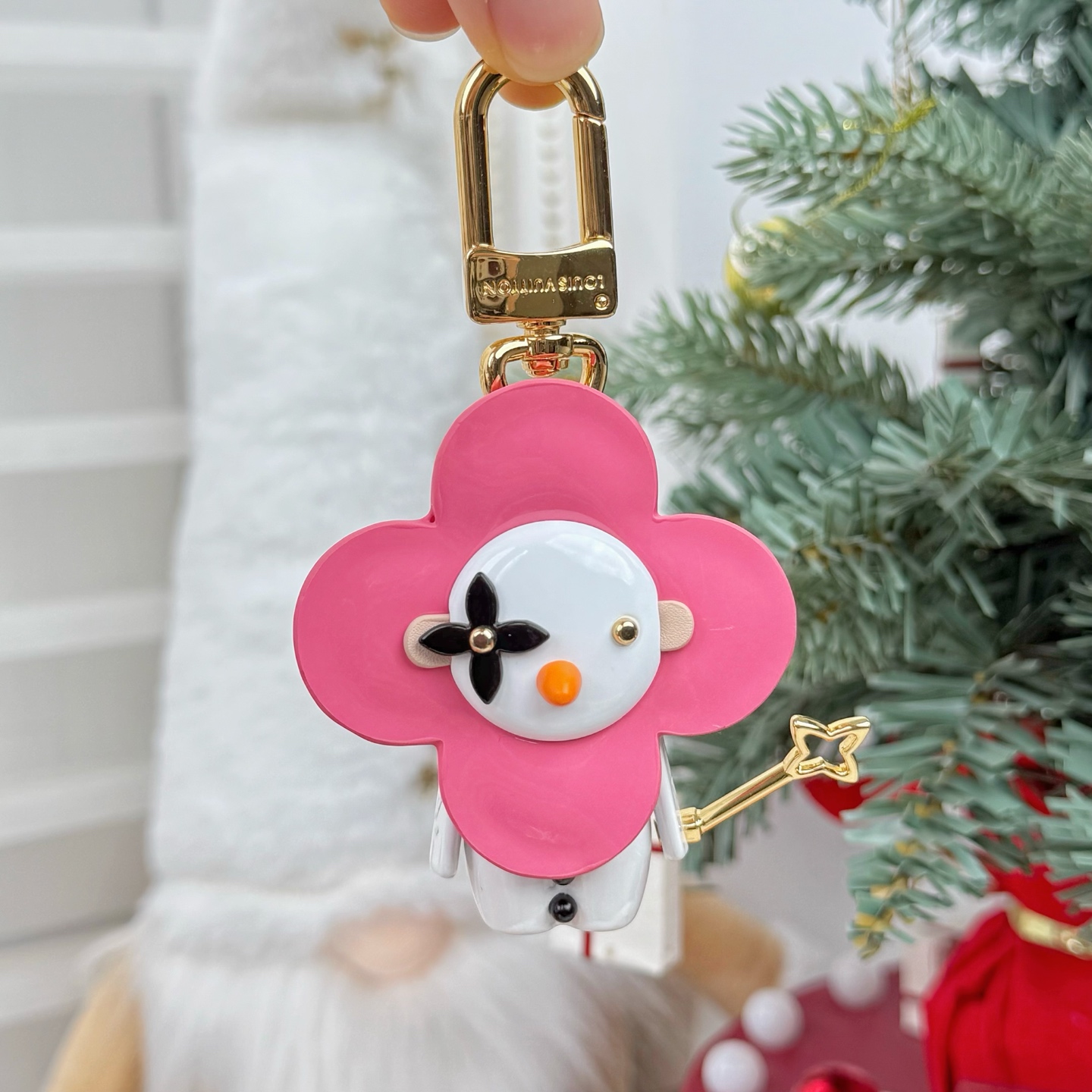 [TOP] Louis Vuitton LV  Vivienne Doll Pendant- Pink