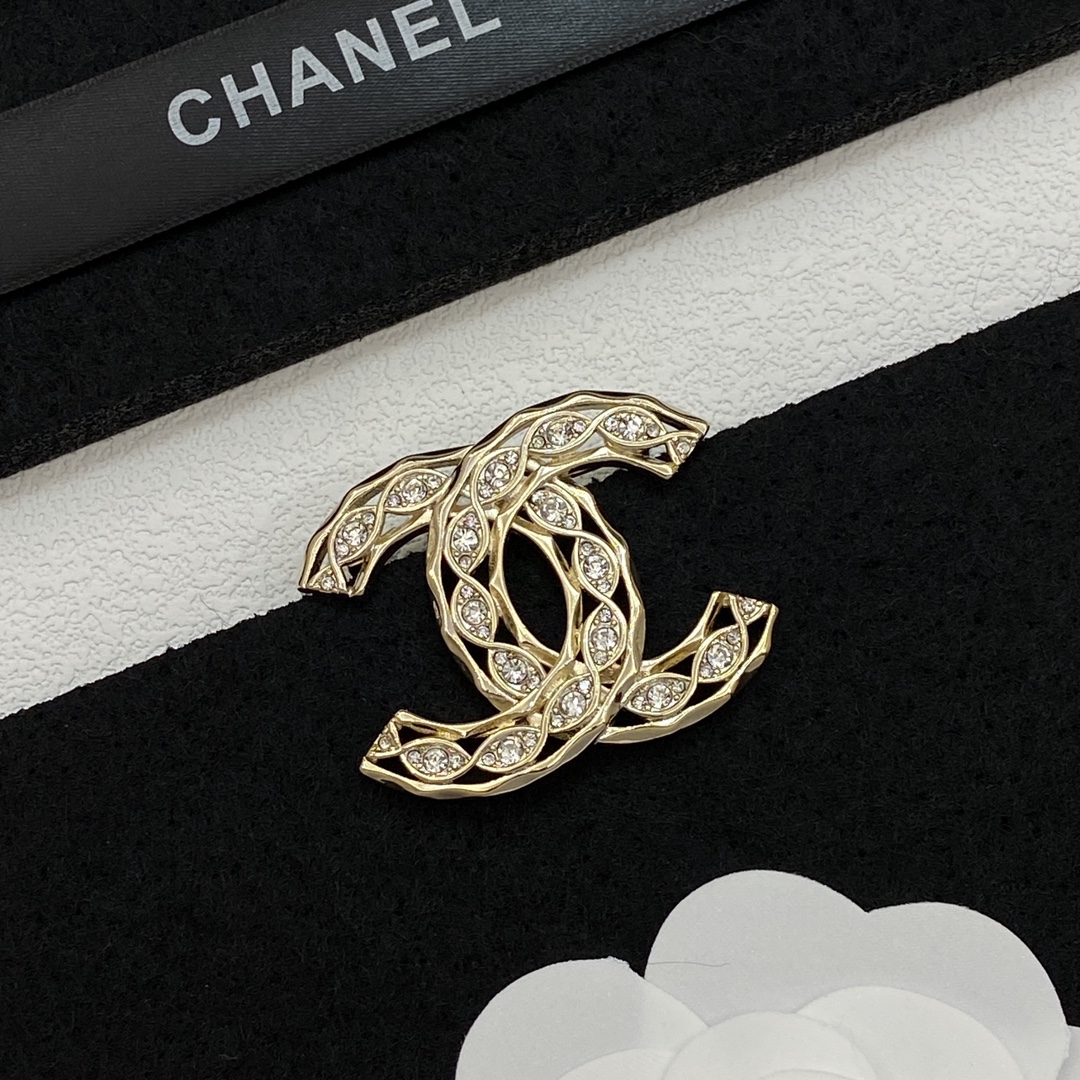 [TOP] CHANEL CC Brooch - Gold
