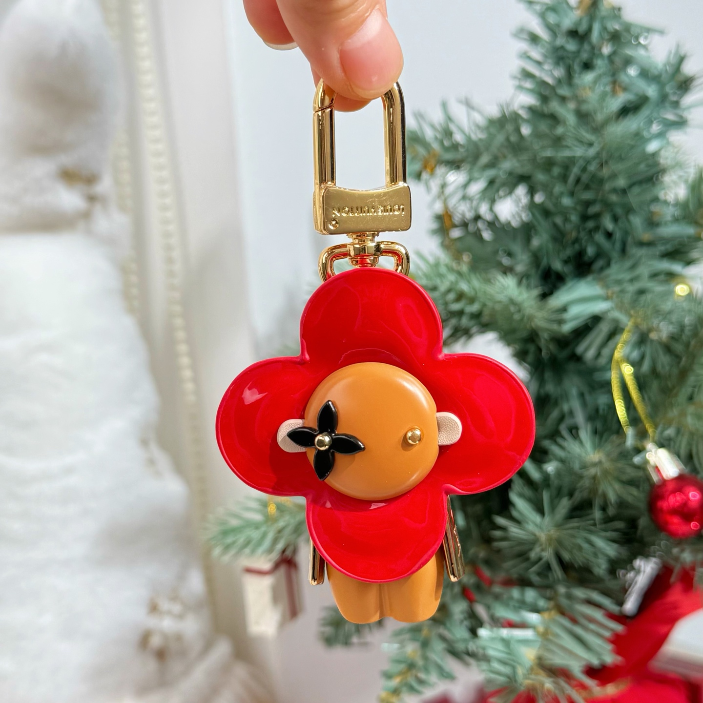 [TOP] Louis Vuitton LV  Vivienne Doll Pendant- Red