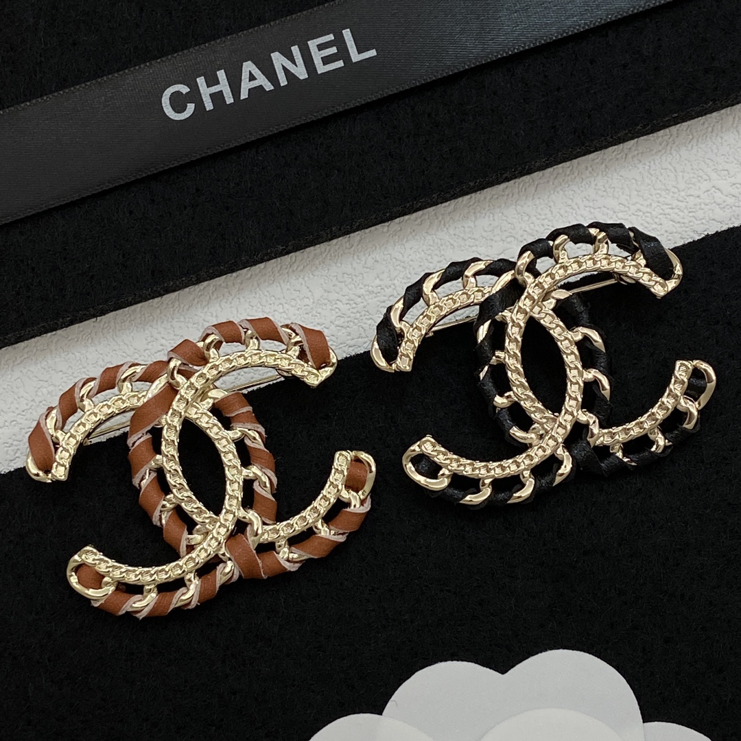 [TOP] CHANEL CC Brooch - 2 Colors