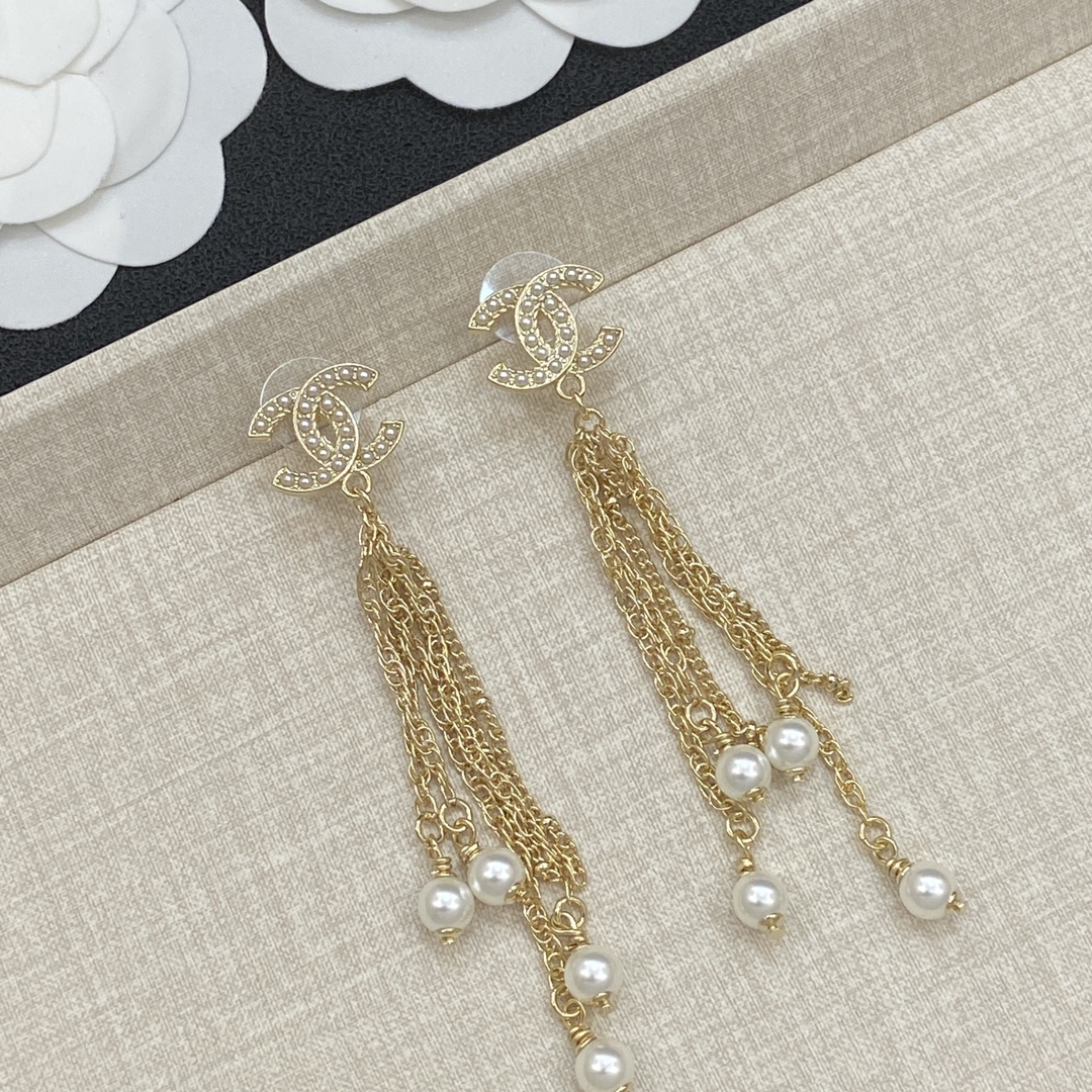 [TOP] CHANEL Earrings - Gold