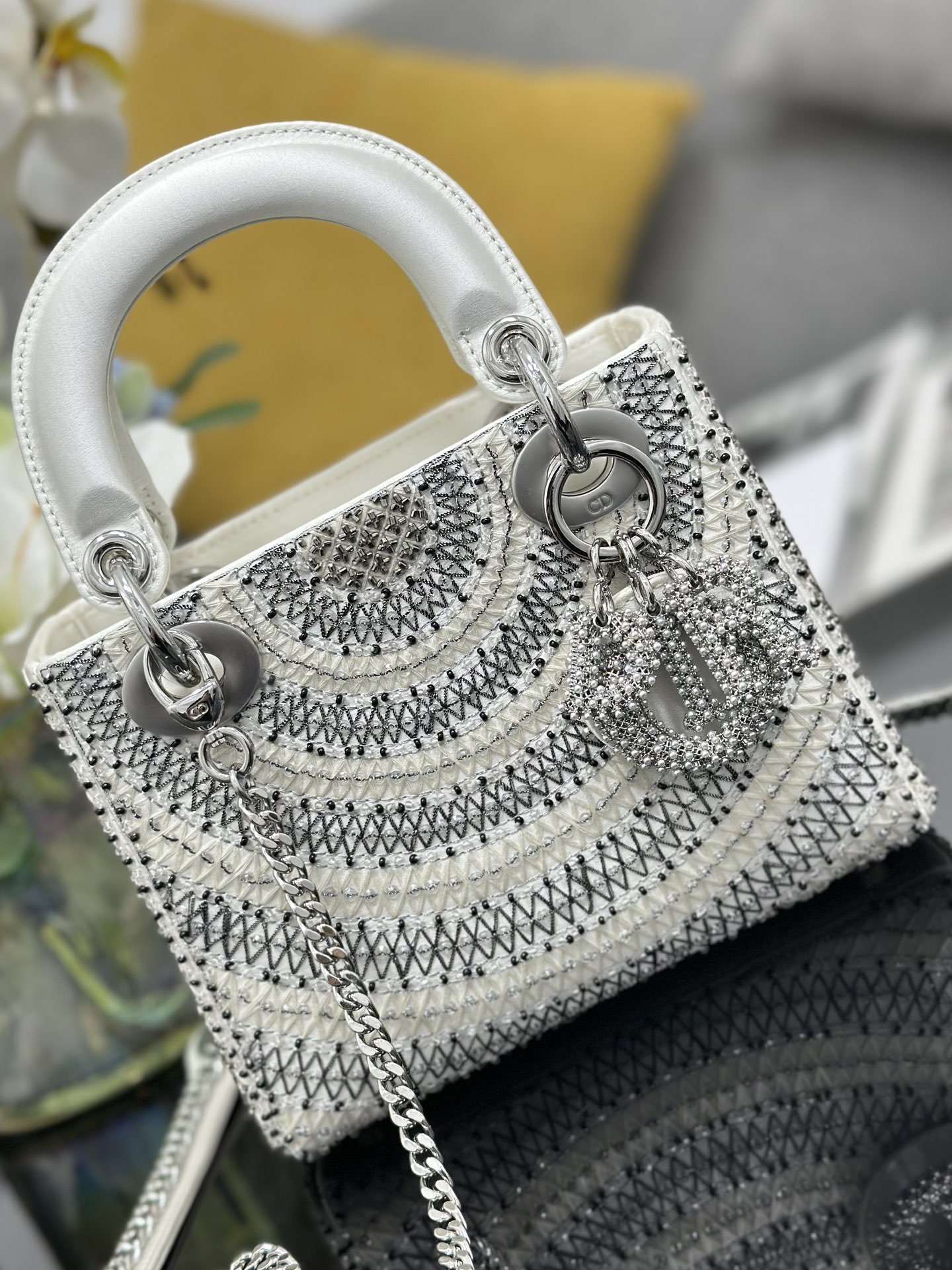 [TOP] Christian Dior Lady Dior Bag 17x15x7 cm - White