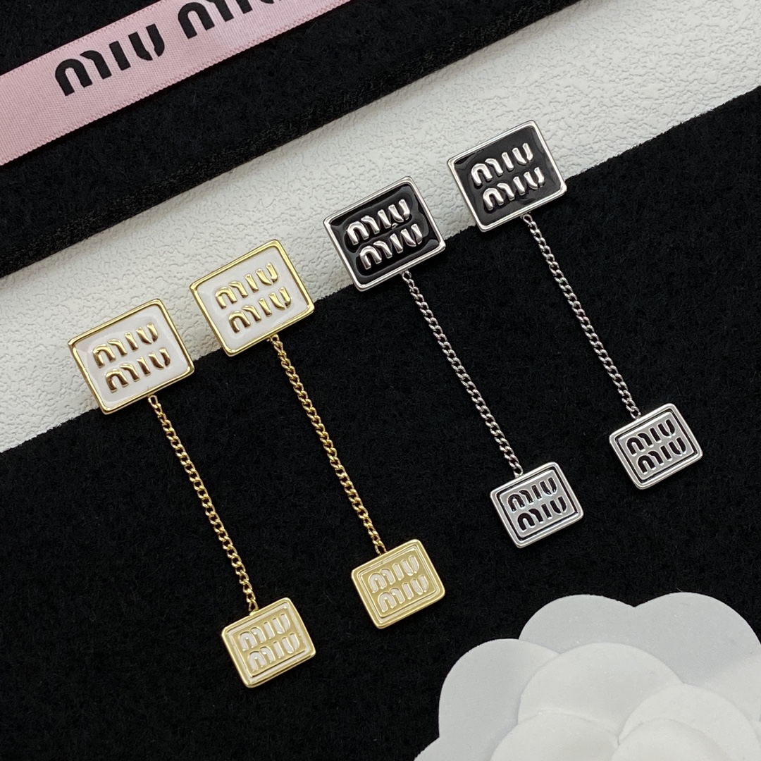 [TOP] Miu Miu Earrings - 2 Colors
