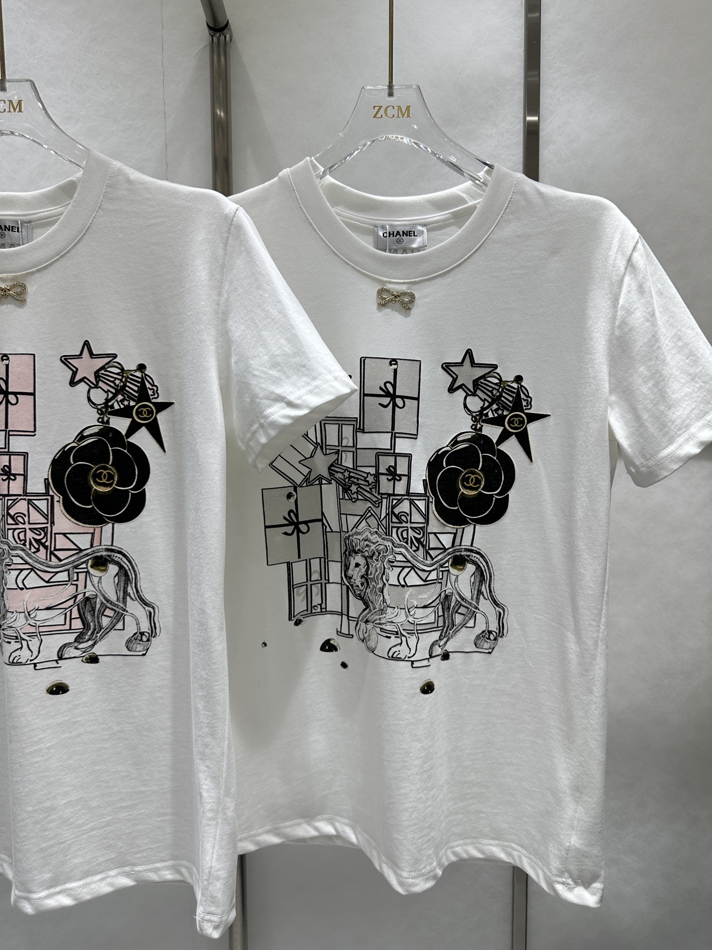 [TOP] CHANEL Women's T-shirt - 2 Colors