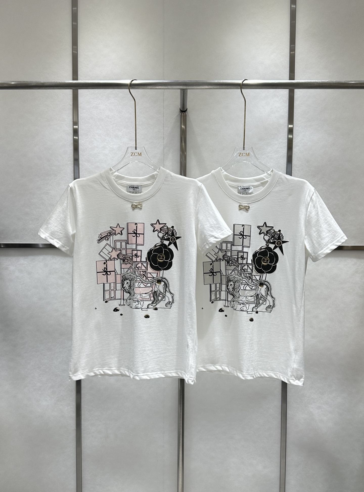 [TOP] CHANEL Women's T-shirt - 2 Colors